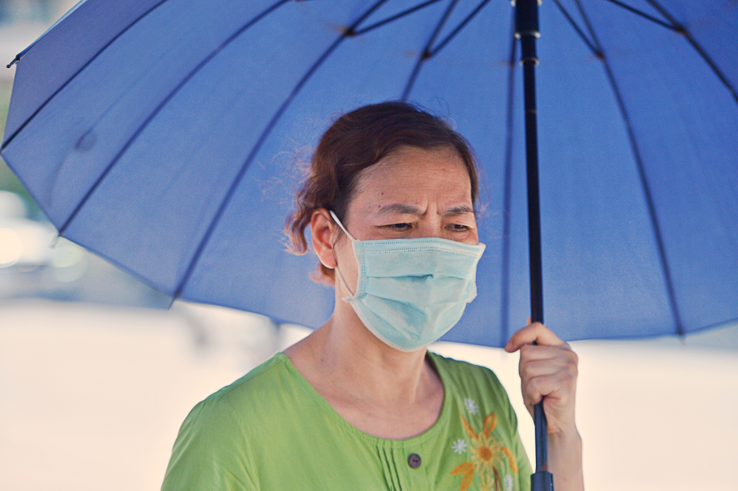 Hà Nội như 'chảo lửa' người lao động oằn mình mưu sinh dưới nắng 40 độ C- Ảnh 11. Hà Nội như 'chảo lửa' người lao động oằn mình mưu sinh dưới nắng 40 độ C- Ảnh 11.