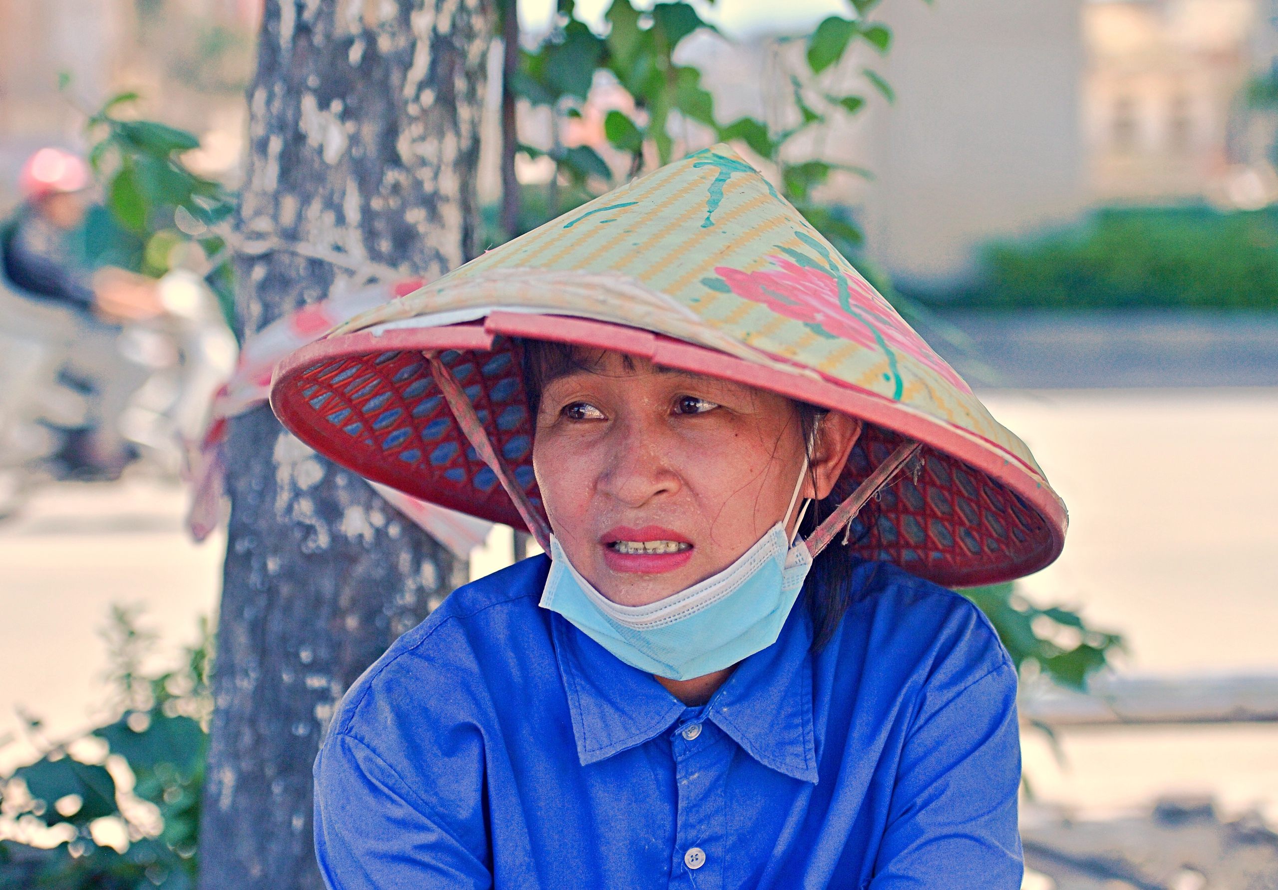 Hà Nội như 'chảo lửa' người lao động oằn mình mưu sinh dưới nắng 40 độ C- Ảnh 7. Hà Nội như 'chảo lửa' người lao động oằn mình mưu sinh dưới nắng 40 độ C- Ảnh 7.