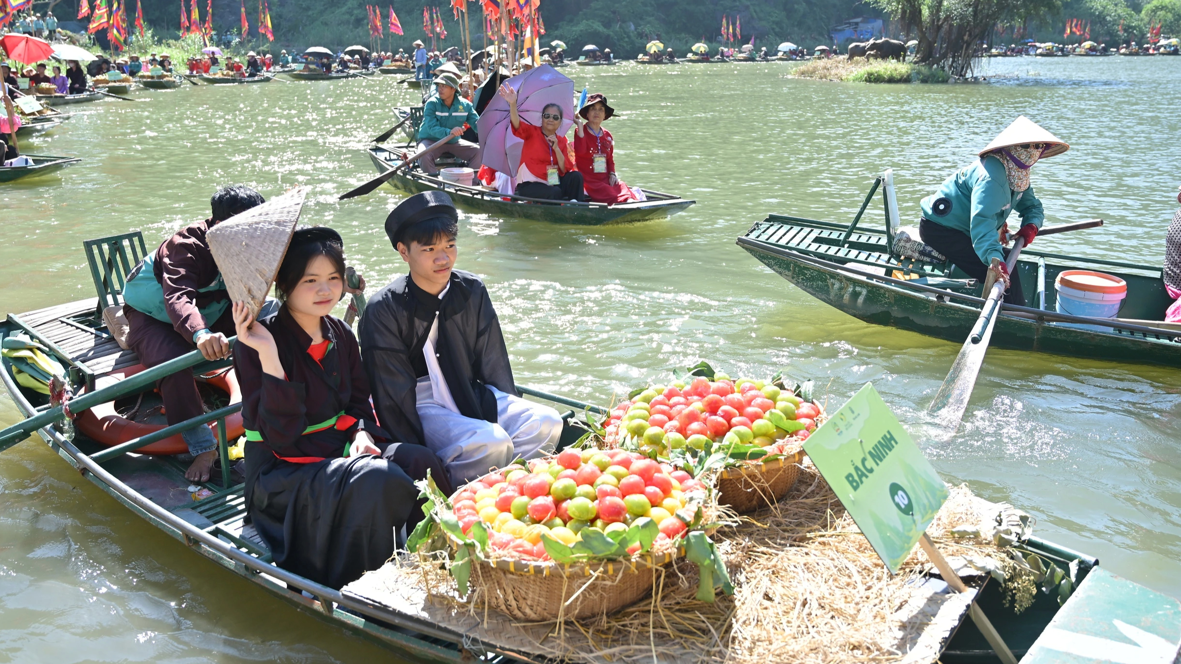 Dâng trái ngon quả ngọt lên đức Thần Nông- Ảnh 3. Dâng trái ngon quả ngọt lên đức Thần Nông- Ảnh 3.