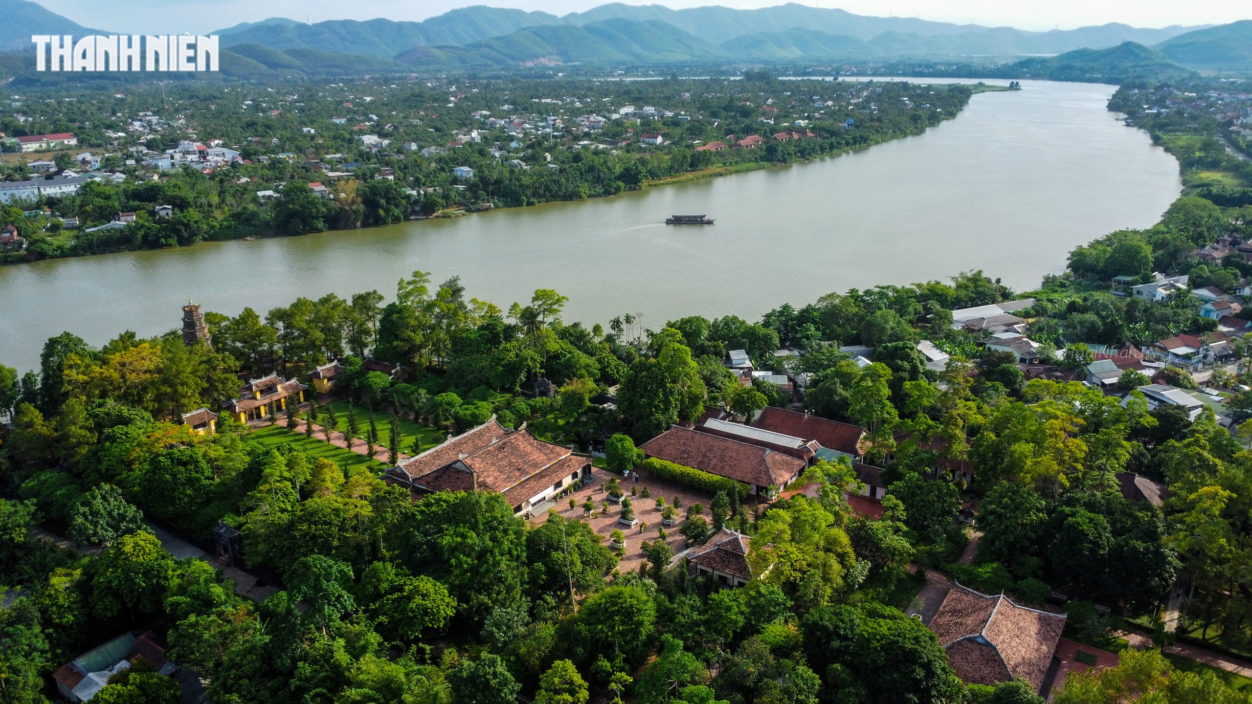 Ghé thăm những ngôi cổ tự trăm năm tuổi ở Huế dịp đại lễ Phật đản- Ảnh 1.