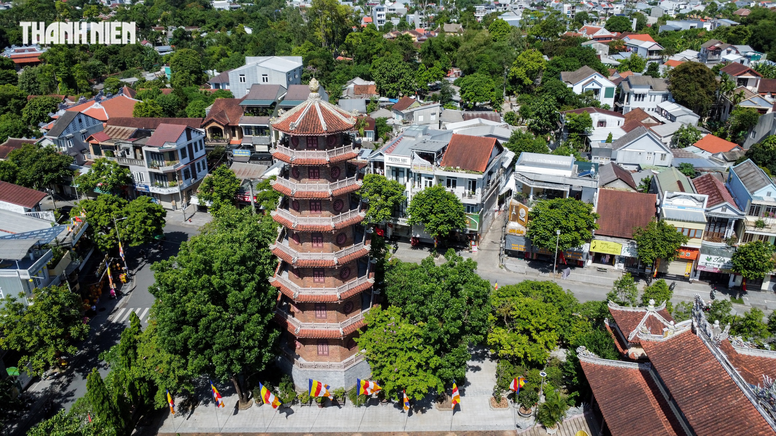 Ghé thăm những ngôi cổ tự trăm năm tuổi ở Huế dịp đại lễ Phật đản- Ảnh 6.