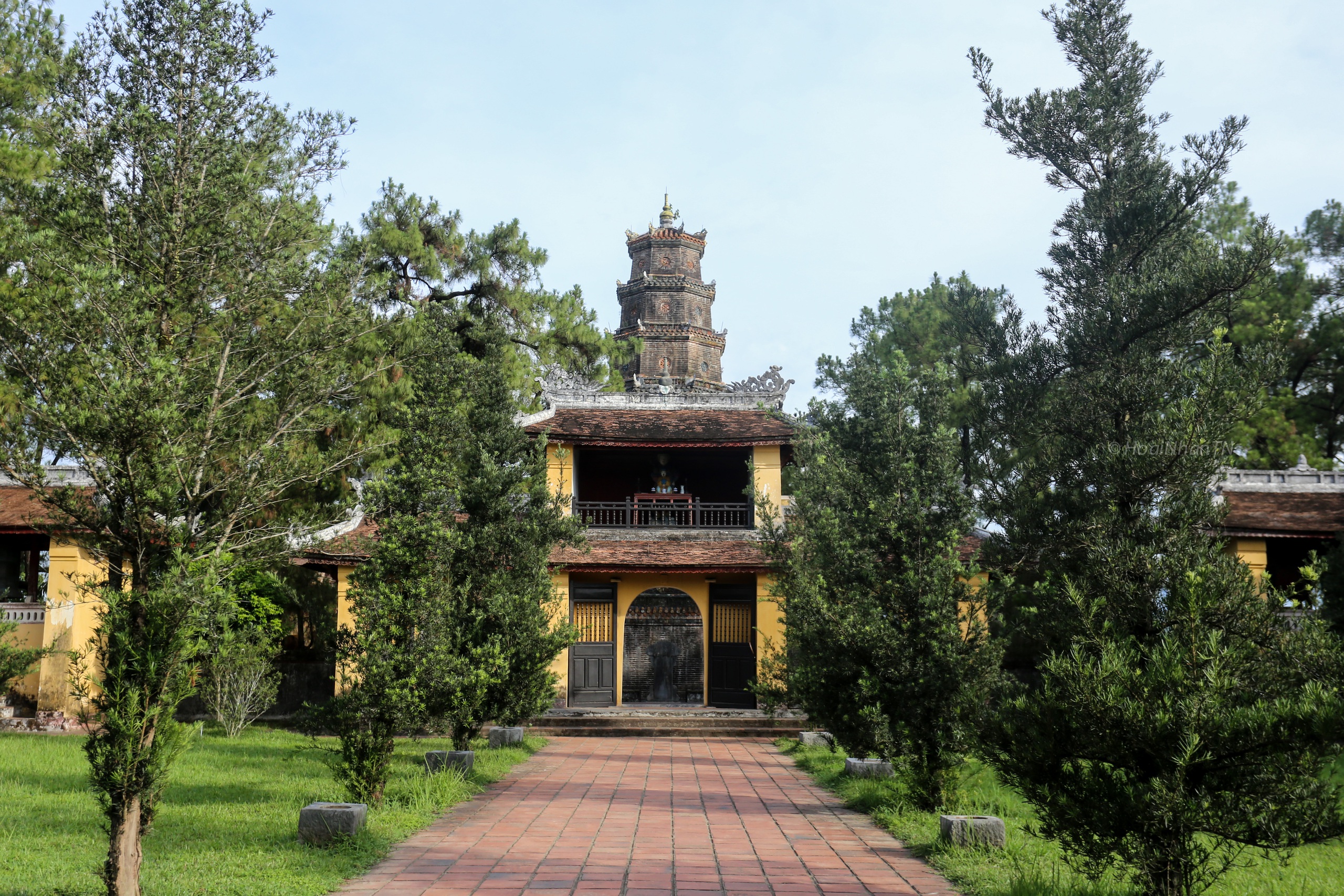 Ghé thăm những ngôi cổ tự trăm năm tuổi ở Huế dịp đại lễ Phật đản- Ảnh 3.