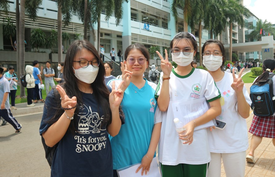 Thí sinh nói đề thi đánh giá năng lực vừa sức với… giáo viên - Ảnh 3. Thí sinh nói đề thi đánh giá năng lực vừa sức với… giáo viên - Ảnh 4.