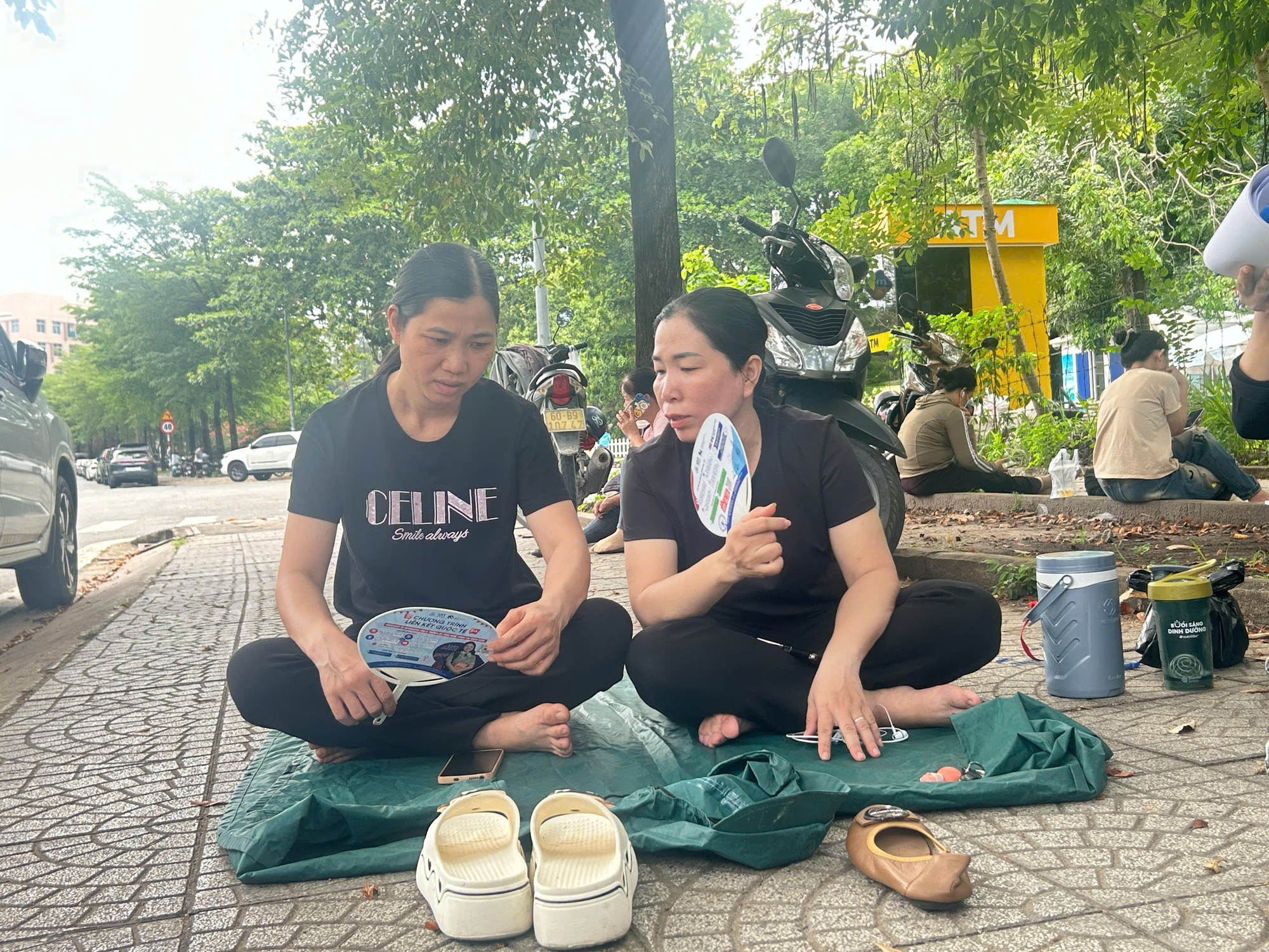 Phụ huynh cũng được tiếp sức mùa thi - Ảnh 1. Phụ huynh cũng được tiếp sức mùa thi - Ảnh 2.