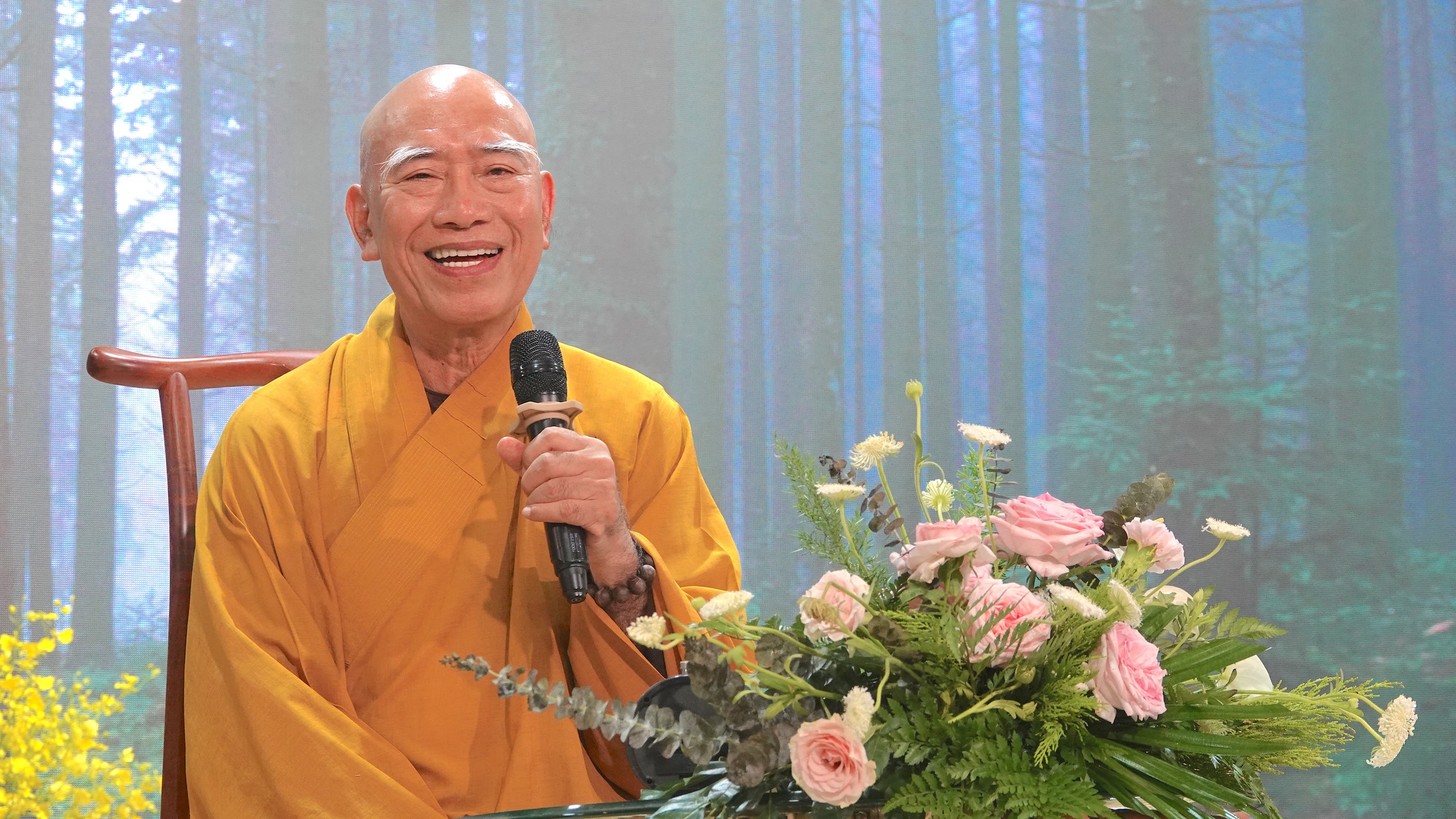 Người trẻ hôm nay đang mệt vì phải làm 'cái tôi' của mình - Ảnh 2.