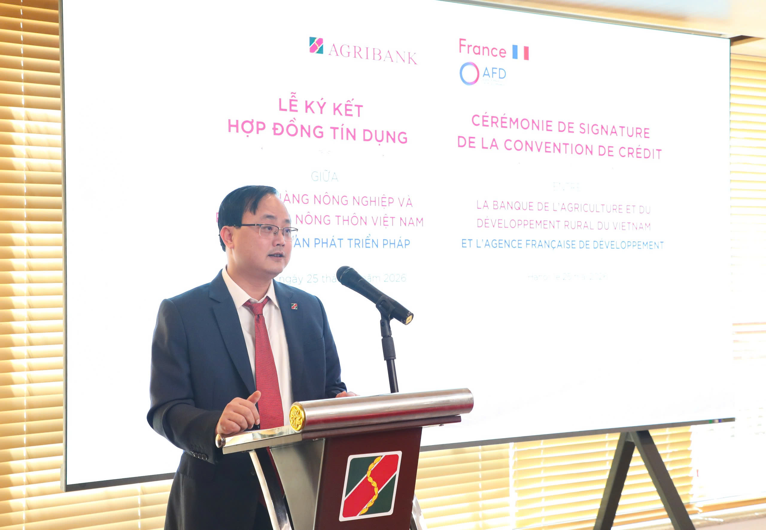 Agribank ký kết Hợp đồng tín dụng Hạn mức tài chính khí hậu với AFD - Ảnh 2.
