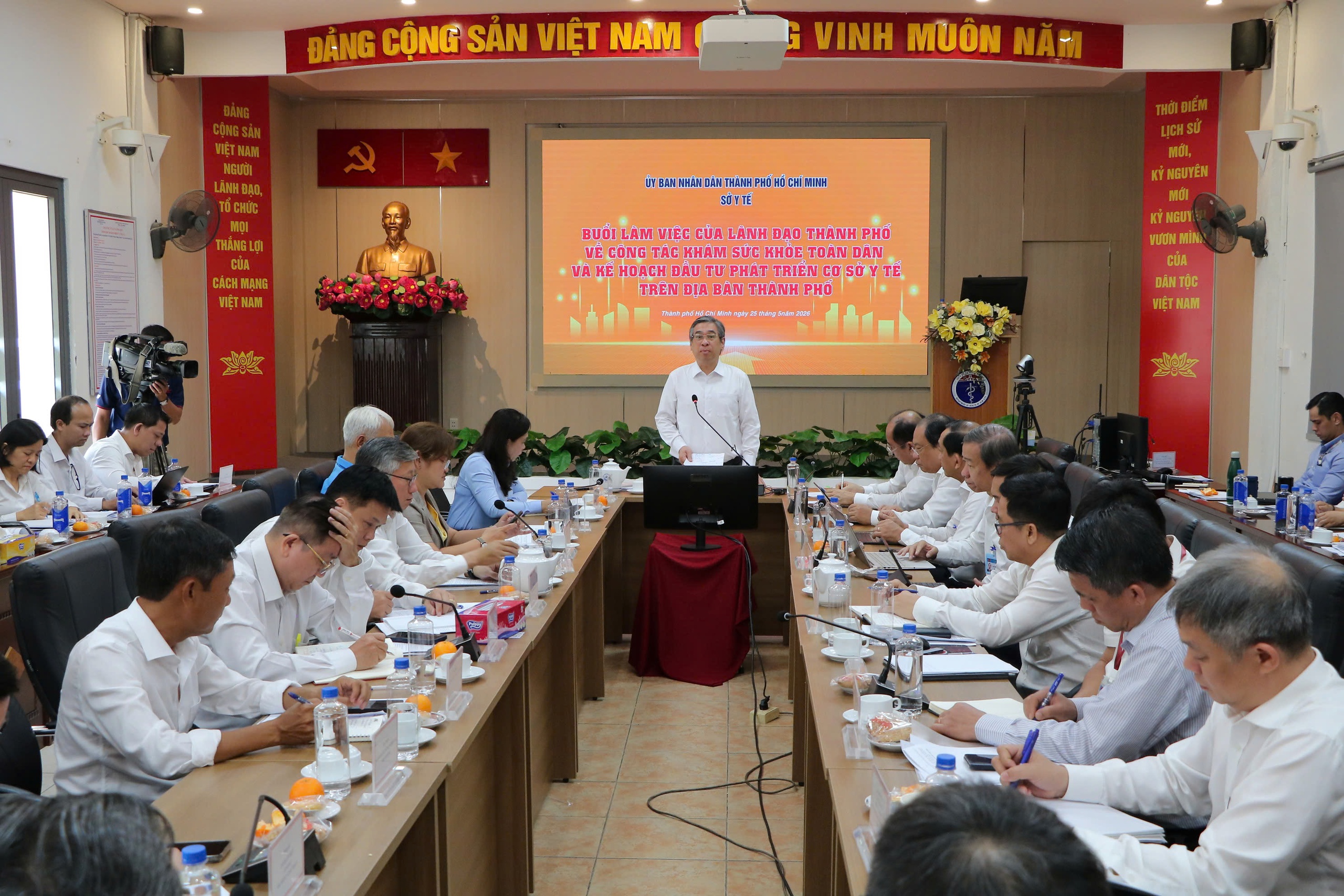Chi phí khám sức khỏe định kỳ cho 1 người dân TP.HCM là bao nhiêu?- Ảnh 1. Chi phí khám sức khỏe định kỳ cho 1 người dân TP.HCM là bao nhiêu?- Ảnh 1.