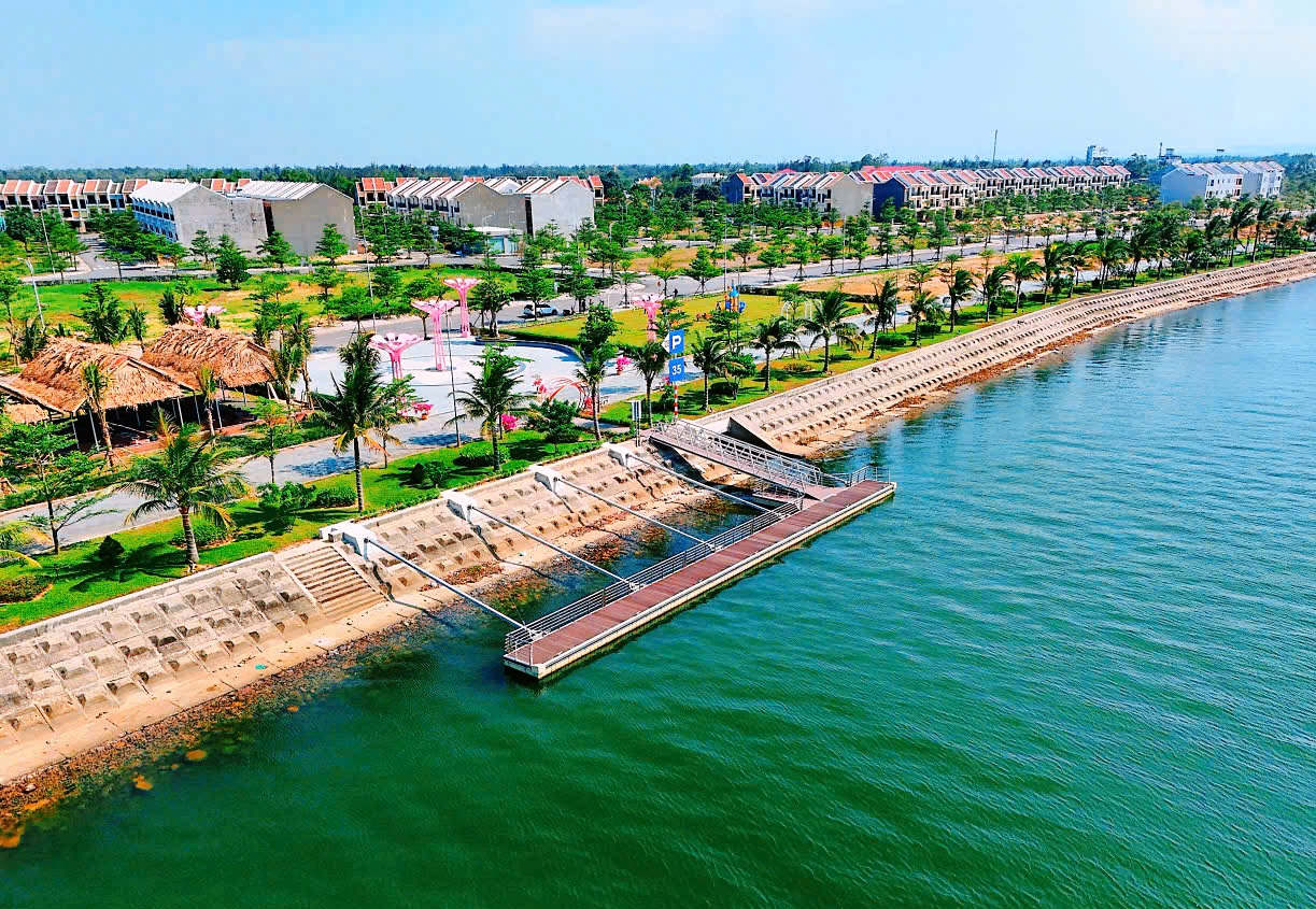 Đà Nẵng siết giám sát bất động sản, ngăn hình thành 'sân sau'- Ảnh 1. Đà Nẵng siết giám sát bất động sản, ngăn hình thành 'sân sau'- Ảnh 1.