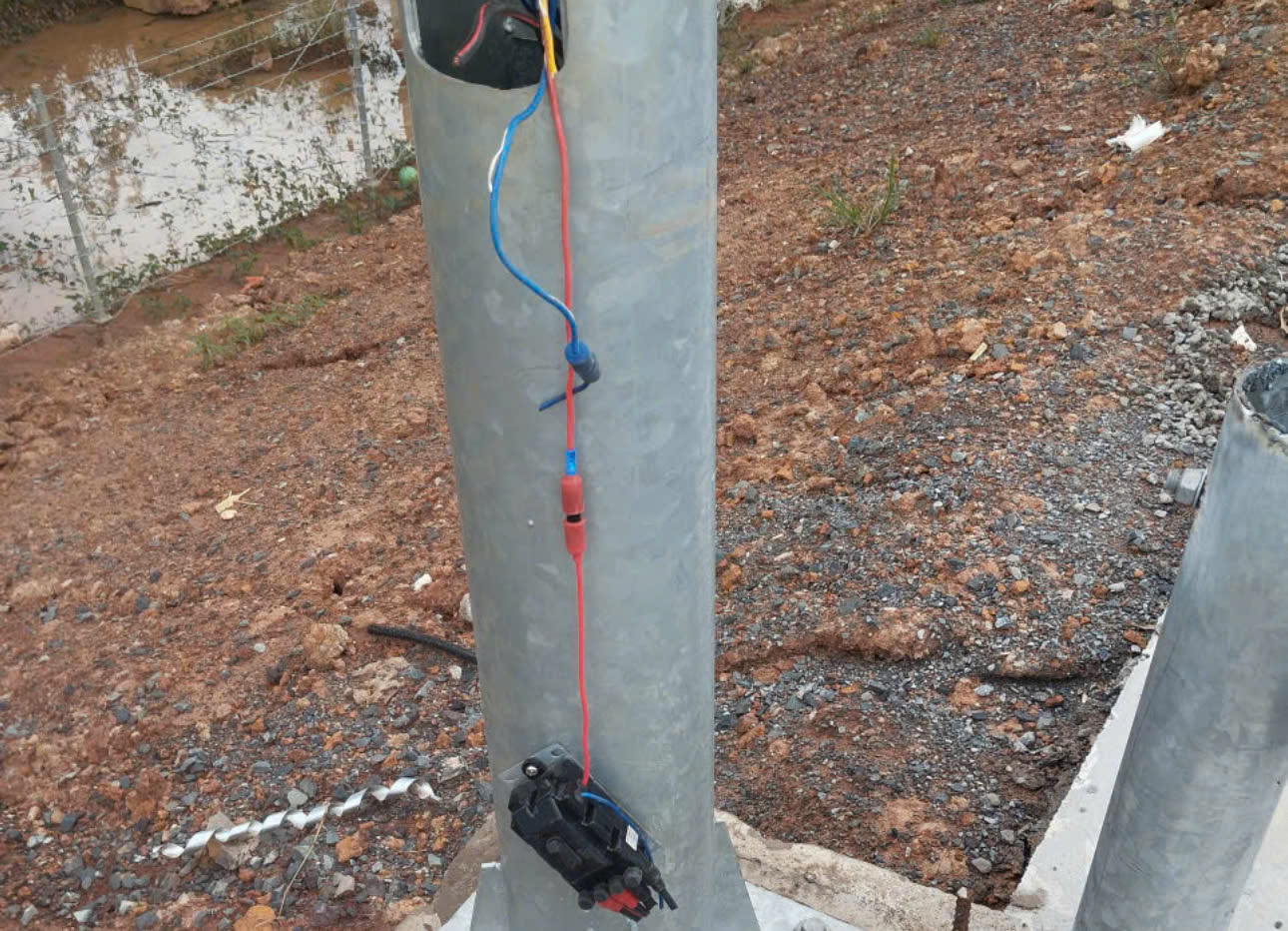 Dây điện trên cao tốc Biên Hòa - Vũng Tàu lại bị cắt trộm  - Ảnh 2.