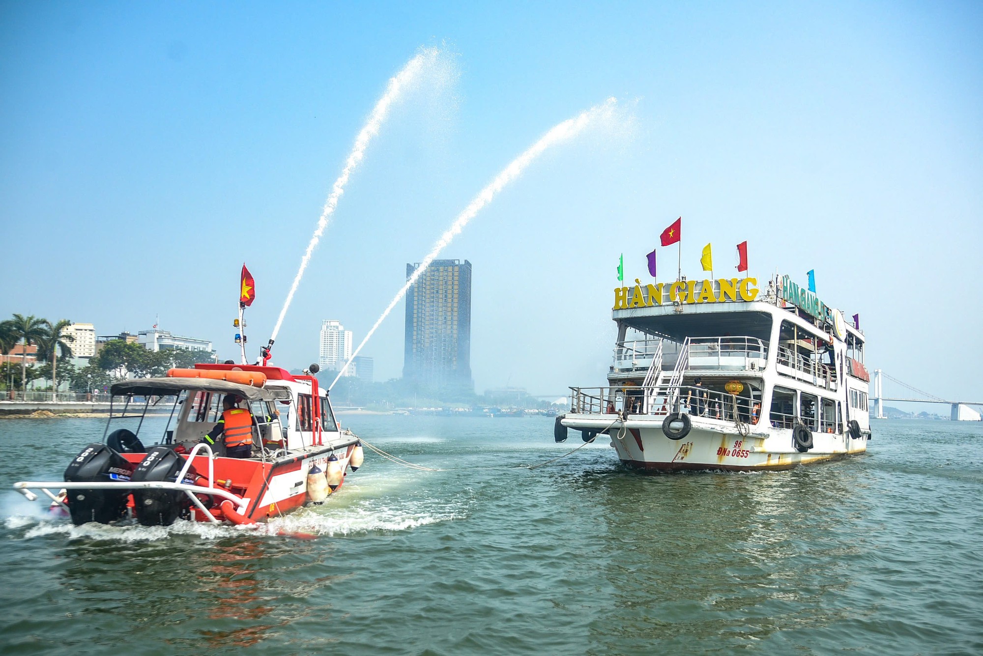 Đà Nẵng thiết lập 'lá chắn' an ninh đêm khai mạc lễ hội pháo hoa quốc tế - Ảnh 2.