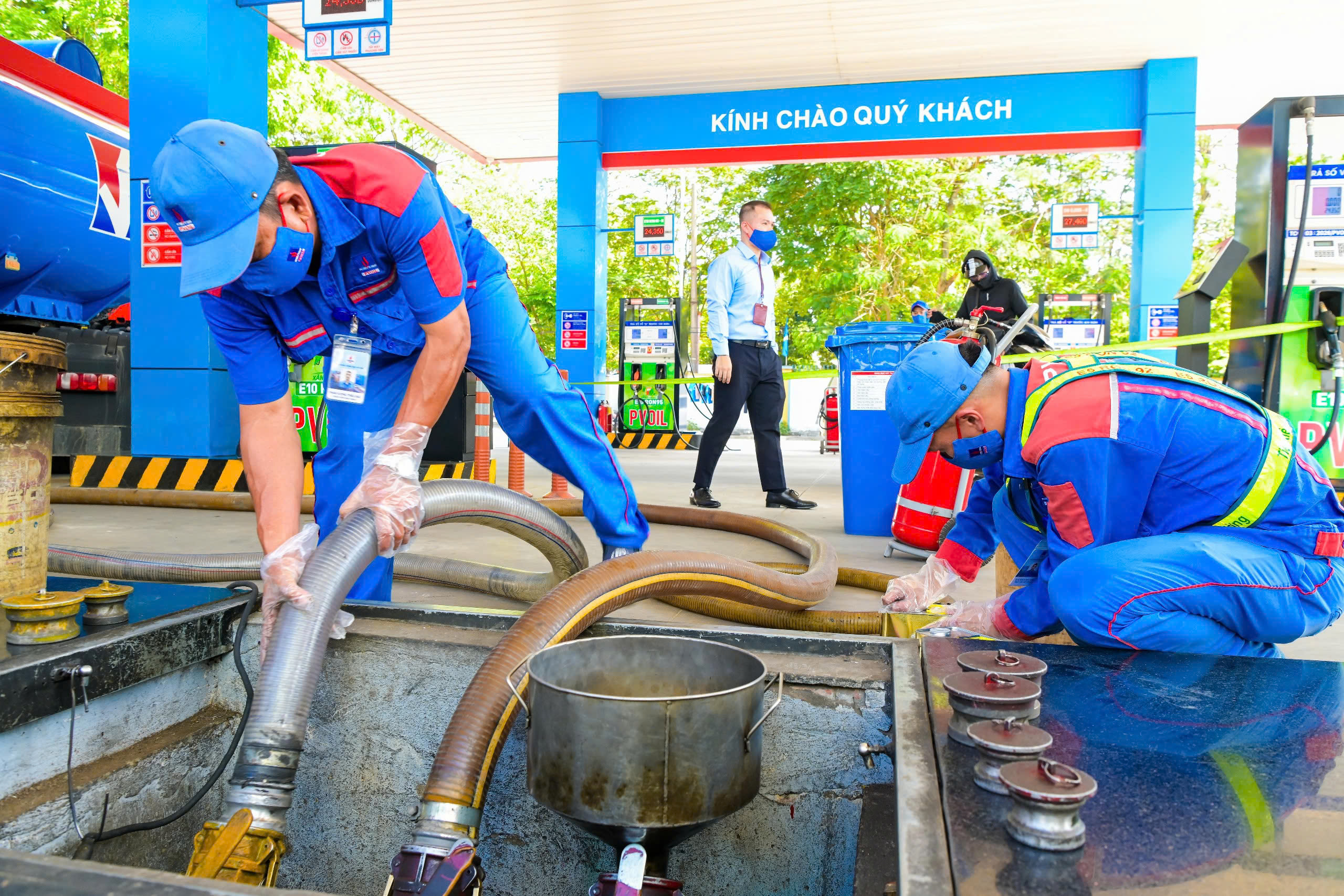 Bộ Công thương chưa nhận được khiếu nại chính thức nào về chất lượng xăng E10 - Ảnh 1.
