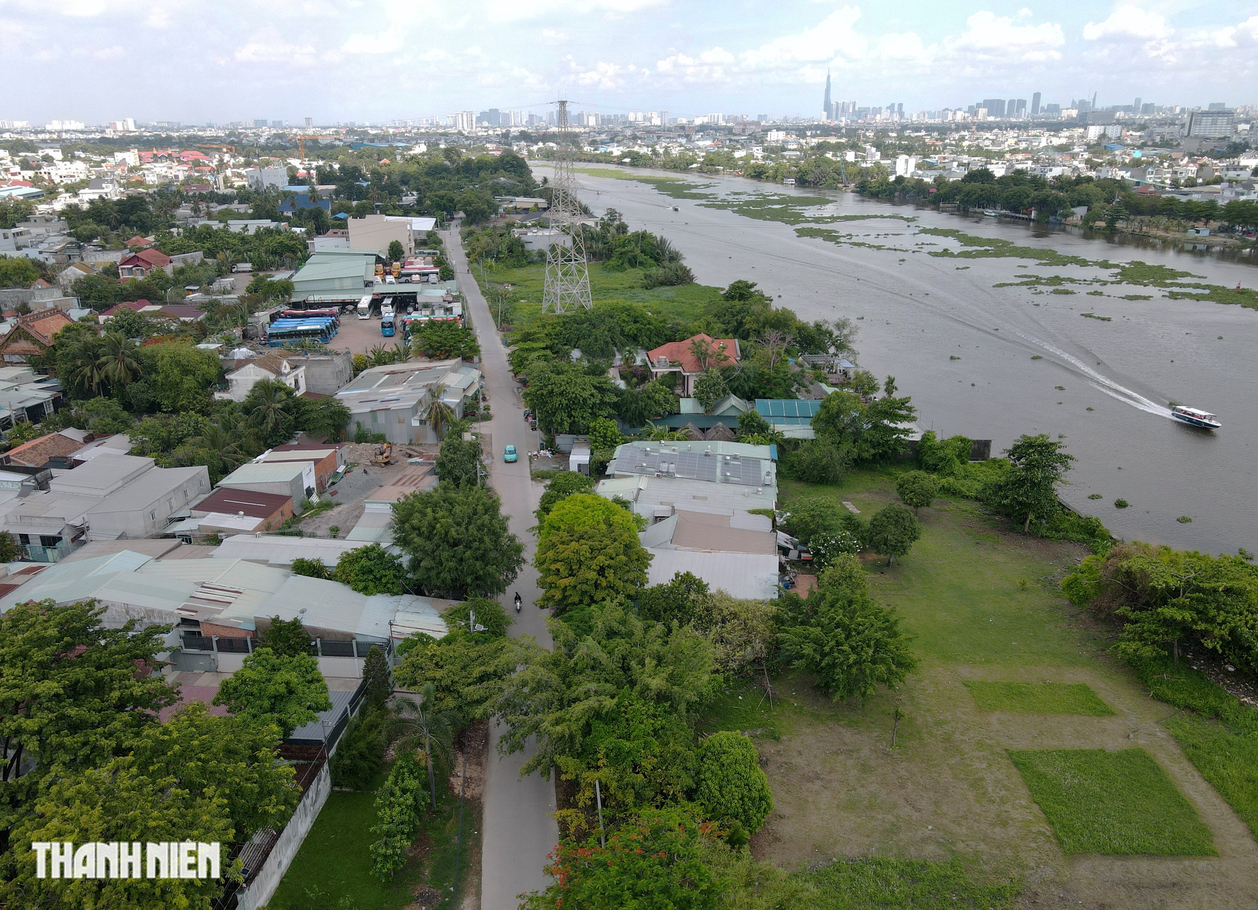Hiện trạng dự án đường ven sông Sài Gòn trước khi mở rộng 6 làn xe - Ảnh 3.