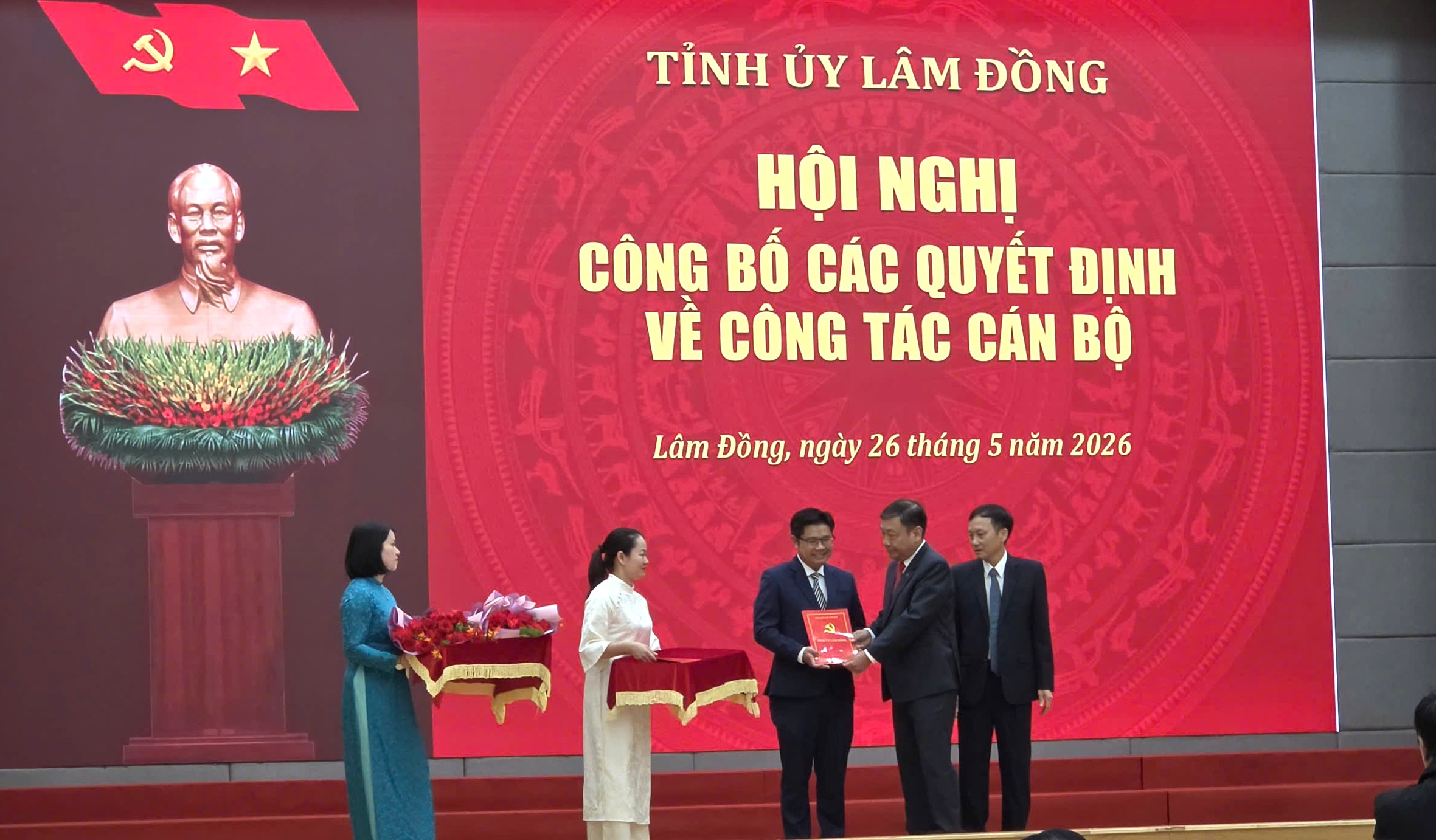 Lâm Đồng điều động, bổ nhiệm hàng loạt cán bộ chủ chốt- Ảnh 1.
