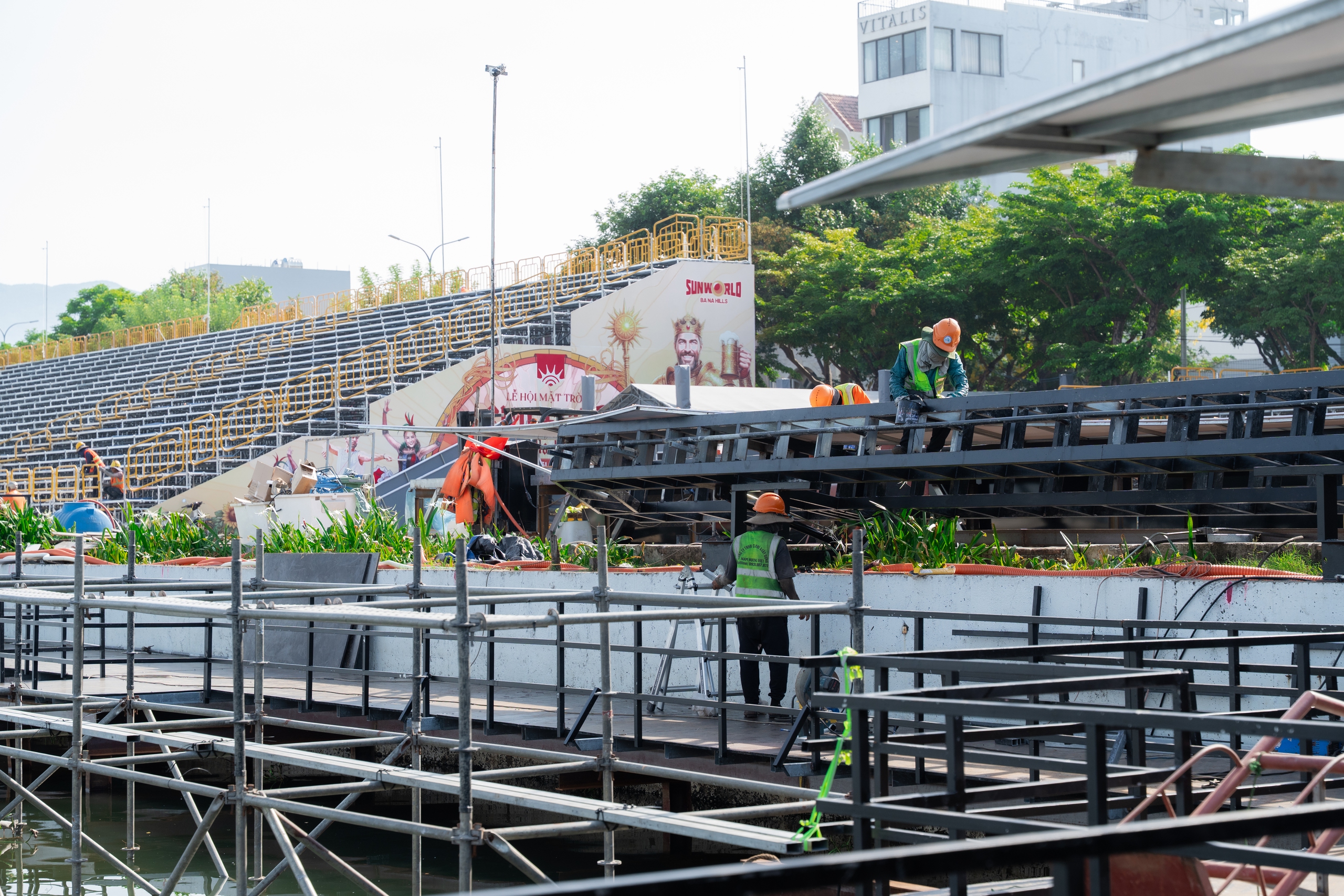 Cận cảnh s&acirc;n khấu ph&aacute;o hoa DIFF 2026 'si&ecirc;u khủng' trước đ&ecirc;m khai mạc - Ảnh 4.