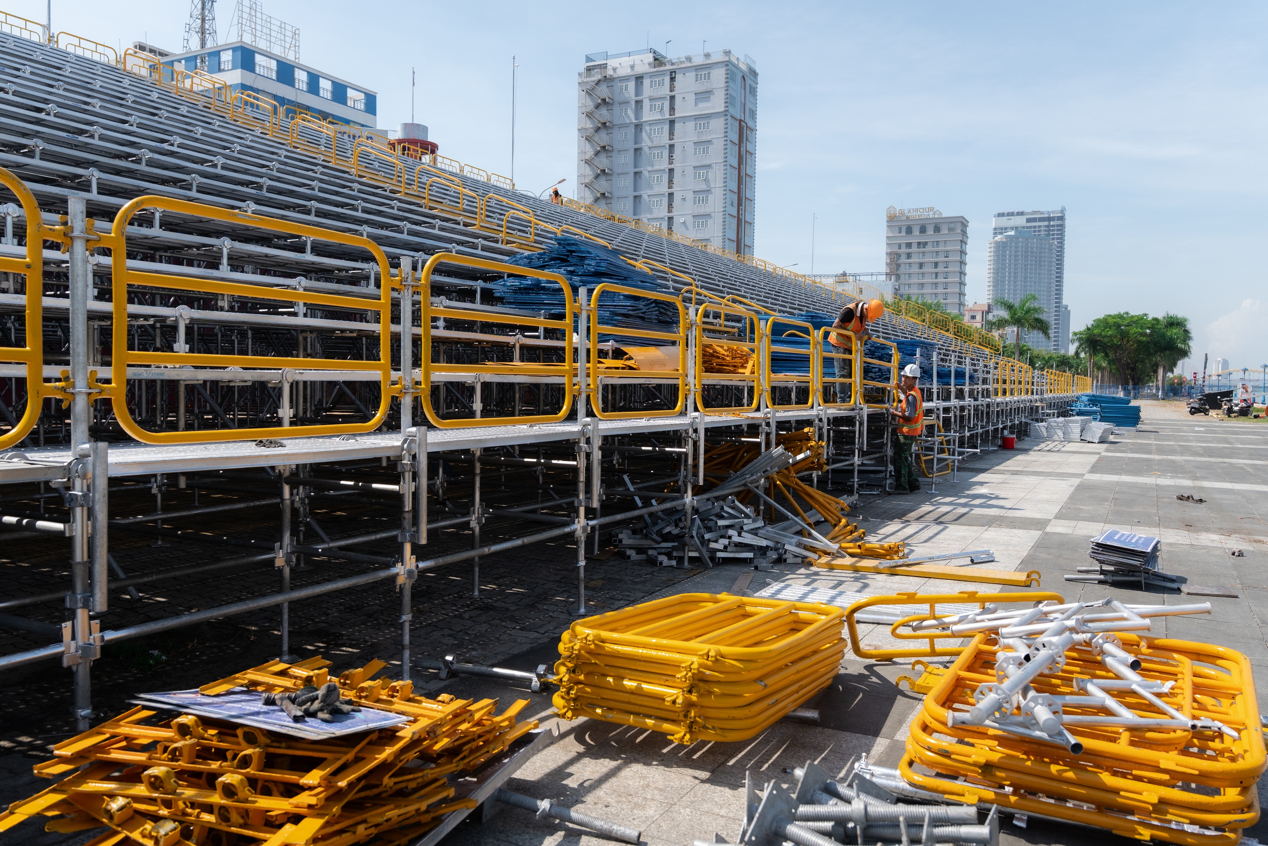 Cận cảnh s&acirc;n khấu ph&aacute;o hoa DIFF 2026 'si&ecirc;u khủng' trước đ&ecirc;m khai mạc - Ảnh 14.