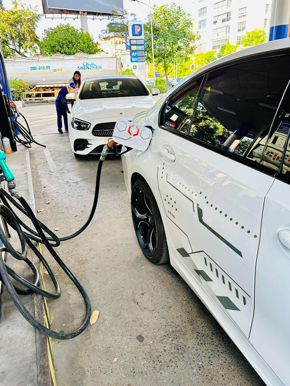 Người tiêu dùng đã an tâm với xăng E10- Ảnh 1. Người tiêu dùng đã an tâm với xăng E10- Ảnh 1.