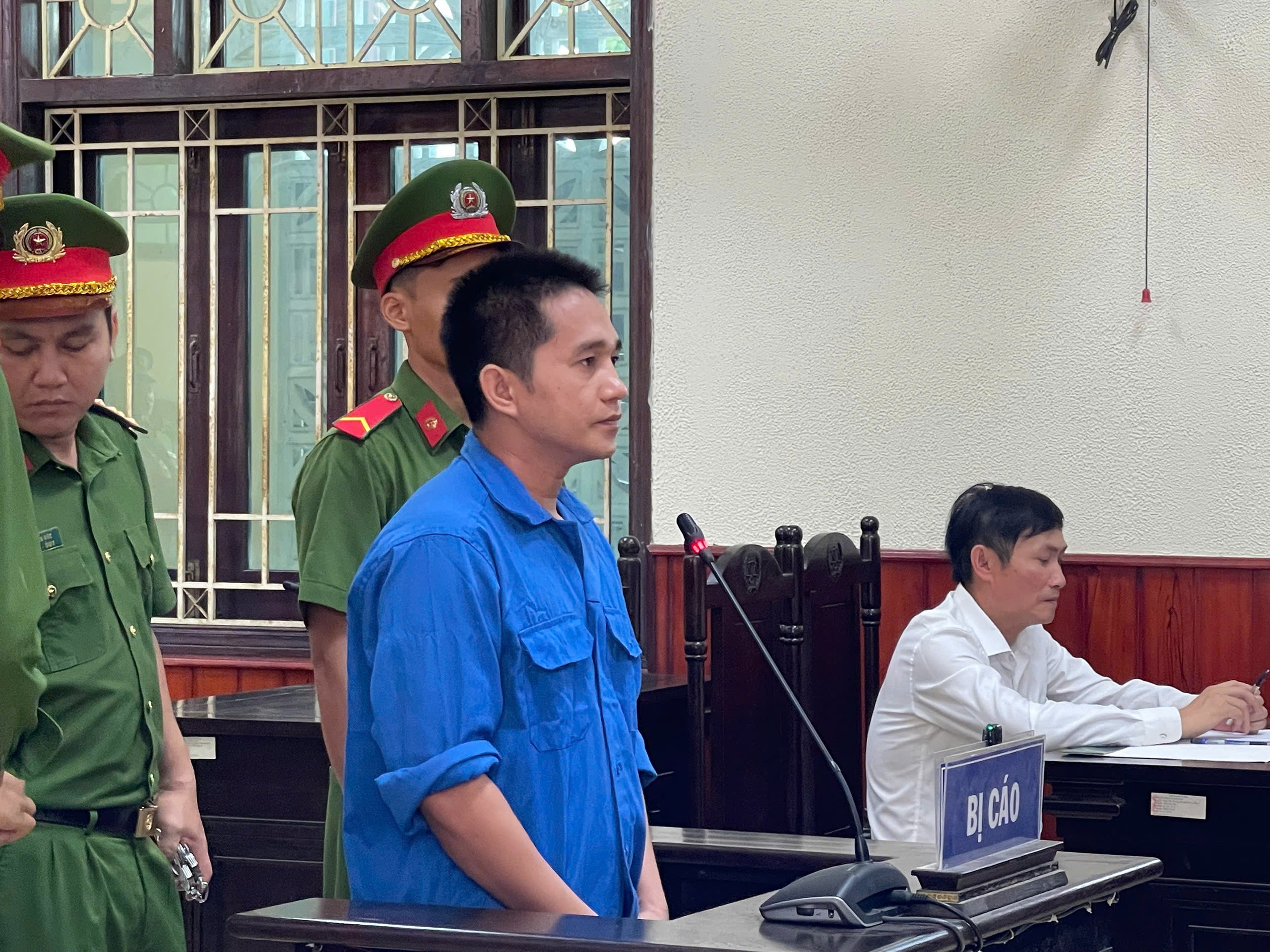 Làm rõ nguồn súng ống, ý định mua ma túy để 'rửa tiền'- Ảnh 5. Làm rõ nguồn súng ống, ý định mua ma túy để 'rửa tiền'- Ảnh 5.