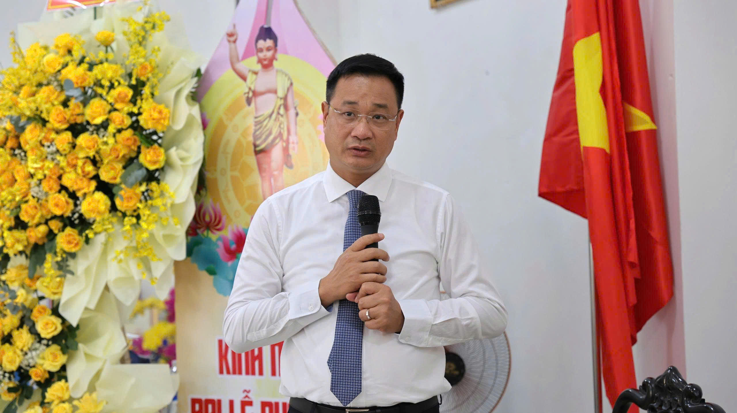 Lãnh đạo Đà Nẵng thăm Giáo hội Phật giáo, lan tỏa tinh thần từ bi mùa Phật đản- Ảnh 2.