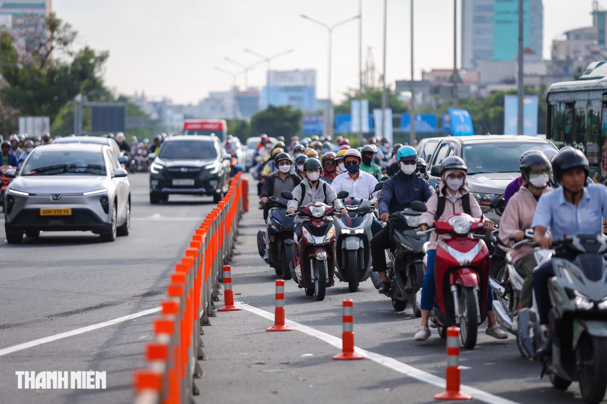 Vòng xoay Điện Biên Phủ bớt kẹt xe khi mở thêm làn rẽ trái - Ảnh 11.