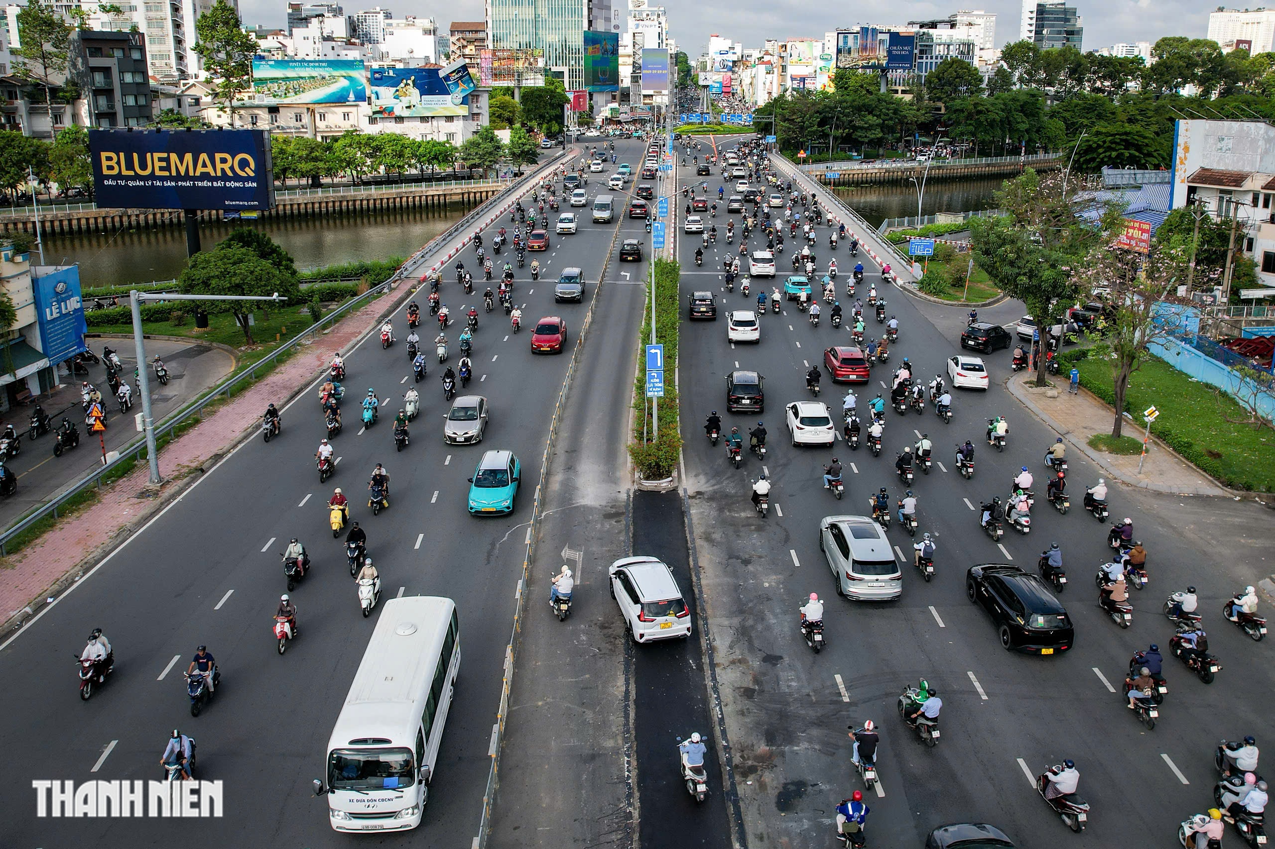 Vòng xoay Điện Biên Phủ bớt kẹt xe khi mở thêm làn rẽ trái - Ảnh 10.