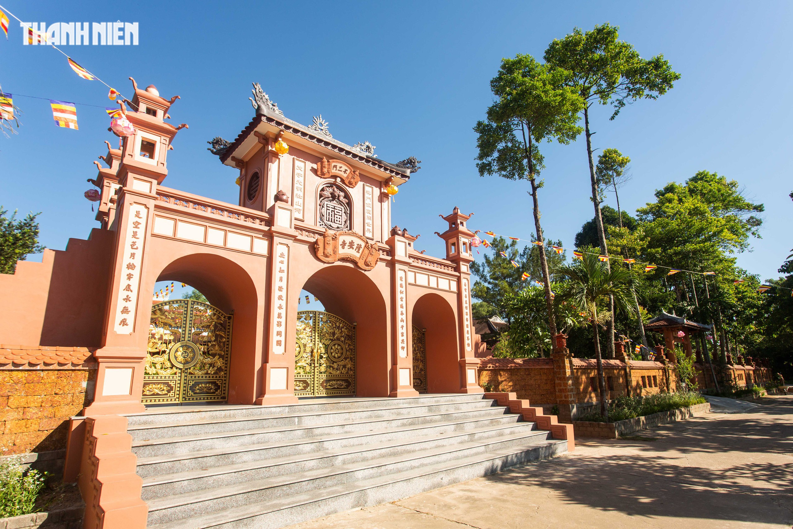 Ngôi chùa cổ bên bờ Thạch Hãn nhiều lần 'hồi sinh' sau chiến tranh- Ảnh 1. Ngôi chùa cổ bên bờ Thạch Hãn nhiều lần 'hồi sinh' sau chiến tranh- Ảnh 1.