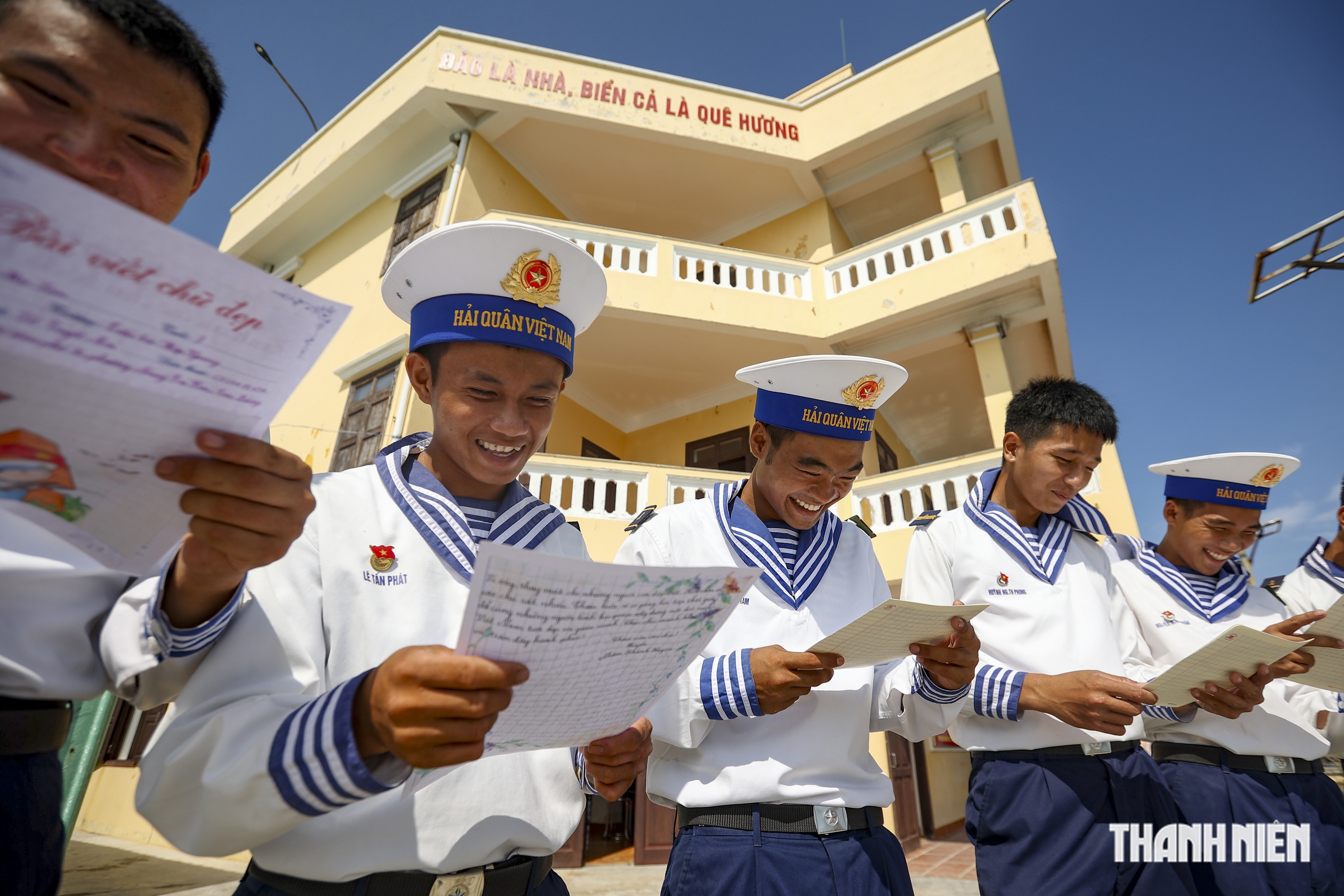 Gói trọn ân tình gửi Trường Sa- Ảnh 3. Gói trọn ân tình gửi Trường Sa- Ảnh 3.