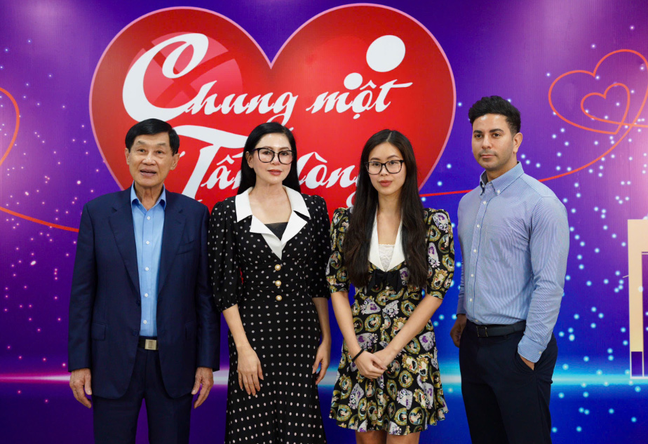 Tỉ phú Johnathan Hạnh Nguyễn: Đau đáu lời hứa “Giúp đất nước và làm ăn chân chính” - Ảnh 14.