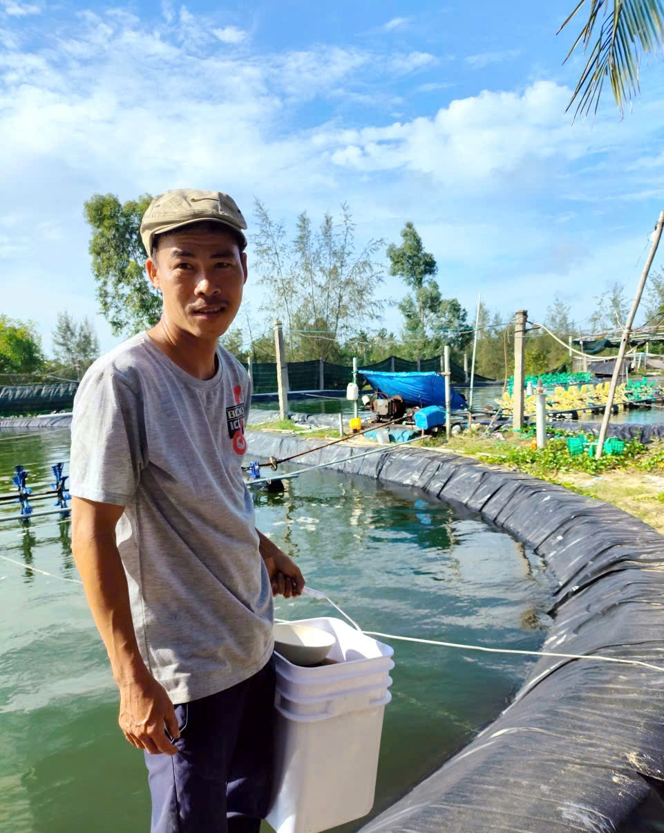 'Khả còi' theo nghề đá bóng, giấc mơ ngôi sao từ làng biển Tam Xuân- Ảnh 6. 'Khả còi' theo nghề đá bóng, giấc mơ ngôi sao từ làng biển Tam Xuân- Ảnh 6.