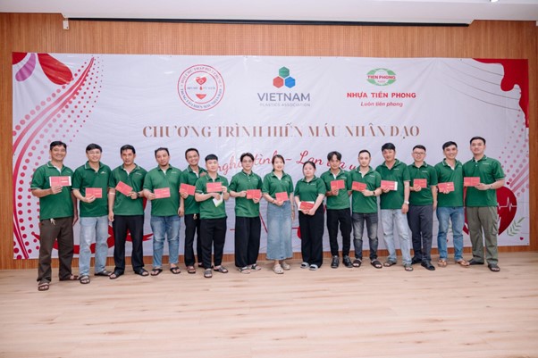 Tiền Phong Nam lan tỏa tinh thần sẻ chia từ 'Giọt máu nghĩa tình'- Ảnh 1. Tiền Phong Nam lan tỏa tinh thần sẻ chia từ 'Giọt máu nghĩa tình'- Ảnh 1.
