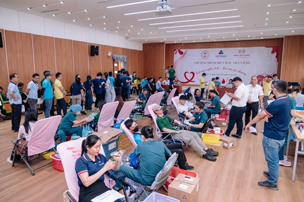 Tiền Phong Nam lan tỏa tinh thần sẻ chia từ 'Giọt máu nghĩa tình'- Ảnh 2. Tiền Phong Nam lan tỏa tinh thần sẻ chia từ 'Giọt máu nghĩa tình'- Ảnh 2.