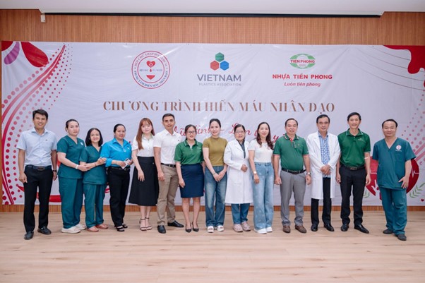 Tiền Phong Nam lan tỏa tinh thần sẻ chia từ 'Giọt máu nghĩa tình'- Ảnh 5. Tiền Phong Nam lan tỏa tinh thần sẻ chia từ 'Giọt máu nghĩa tình'- Ảnh 5.