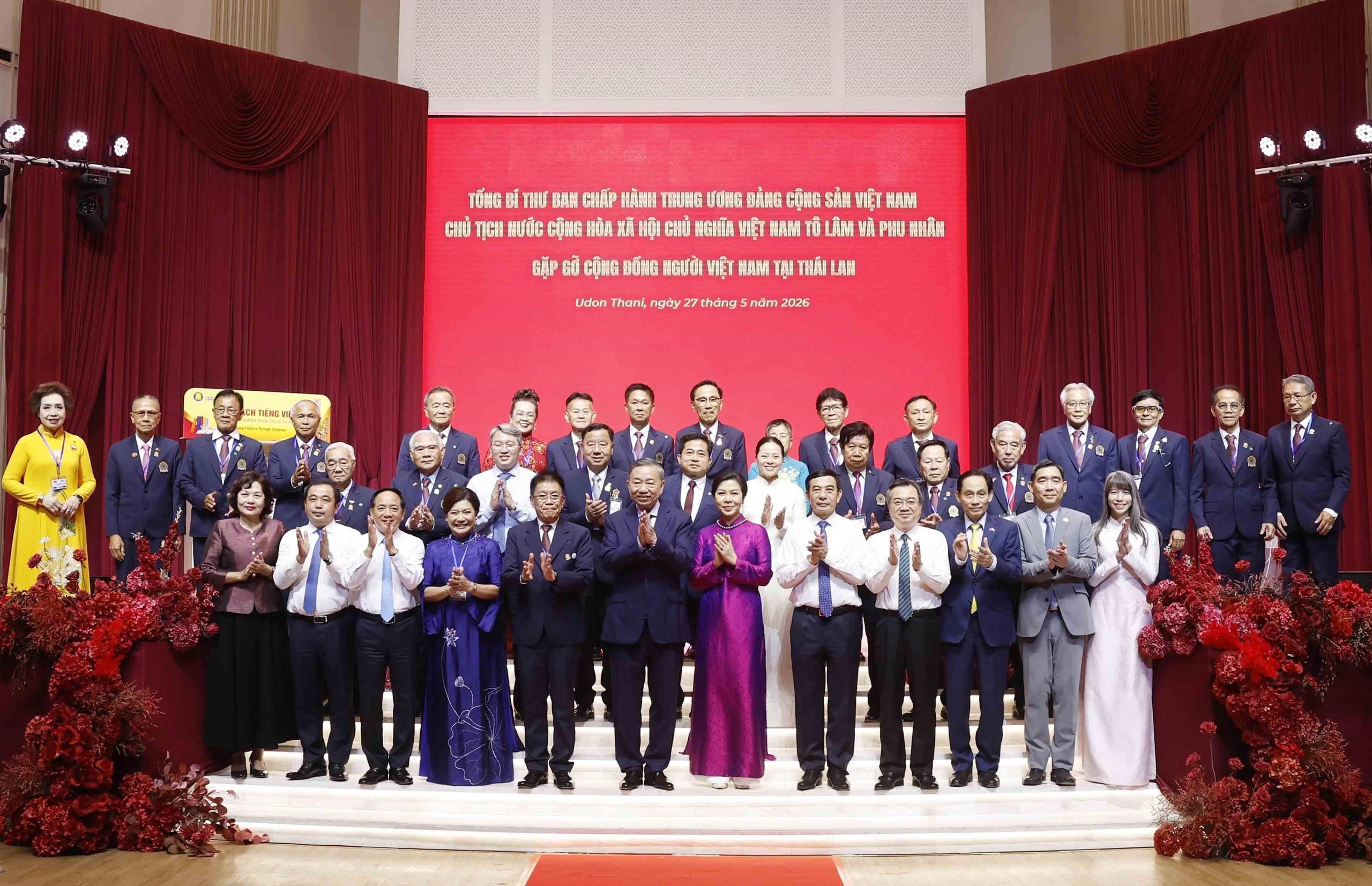 Tổng Bí thư, Chủ tịch nước Tô Lâm gặp gỡ cộng đồng người Việt Nam tại Thái Lan- Ảnh 3. Tổng Bí thư, Chủ tịch nước Tô Lâm gặp gỡ cộng đồng người Việt Nam tại Thái Lan- Ảnh 3.