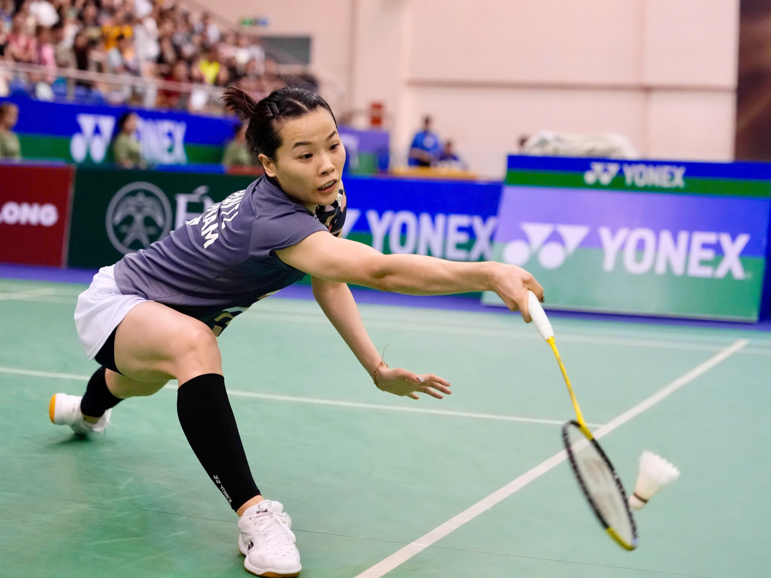 Nguyễn Thùy Linh sớm dừng bước giải cầu lông có tiền thưởng triệu USD: Thua đối thủ nhiều duyên nợ Nguyễn Thùy Linh sớm dừng bước giải cầu lông có tiền thưởng triệu USD: Thua đối thủ nhiều duyên nợ- Ảnh 1.