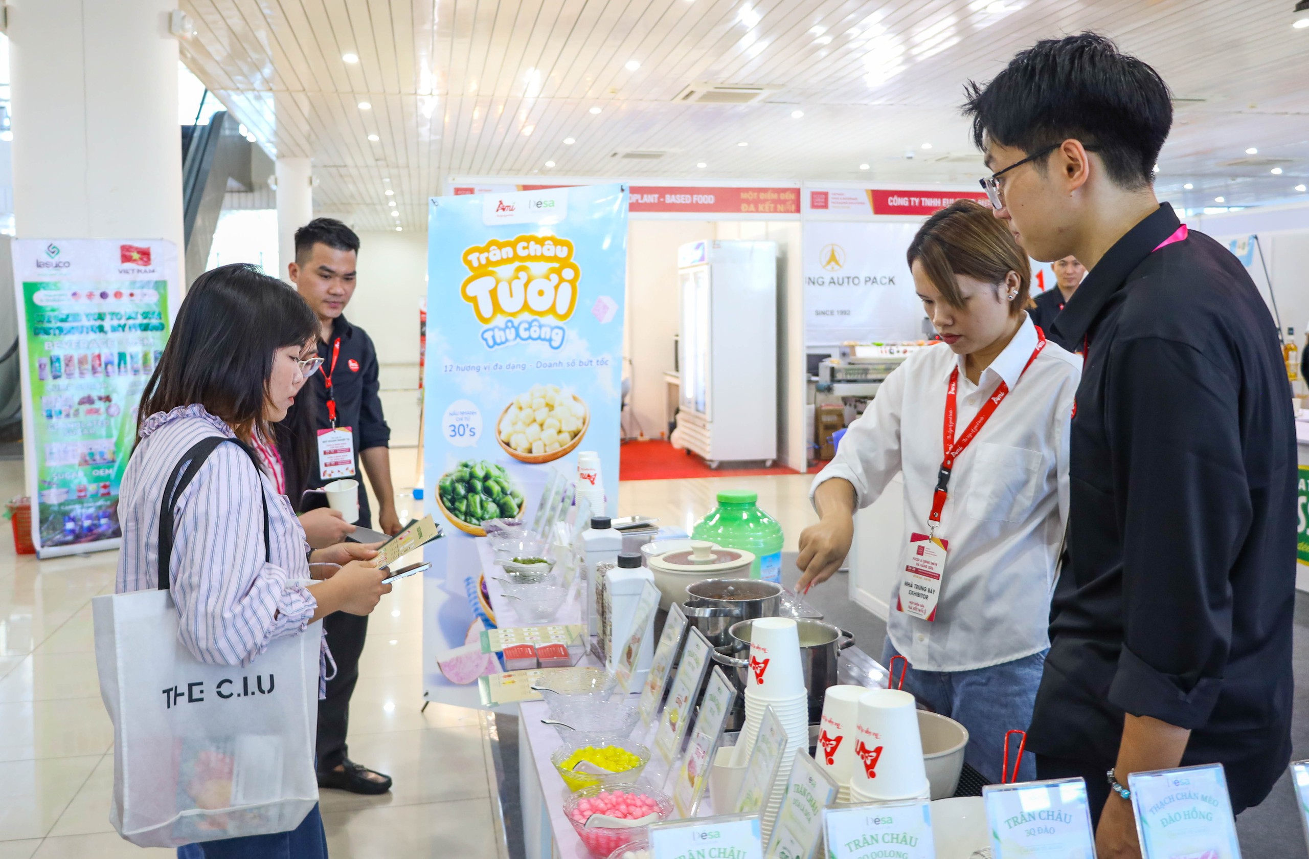 Chủ quán cà phê, tiệm nước tìm gì tại Food & Drink Show Đà Nẵng? - Ảnh 1.