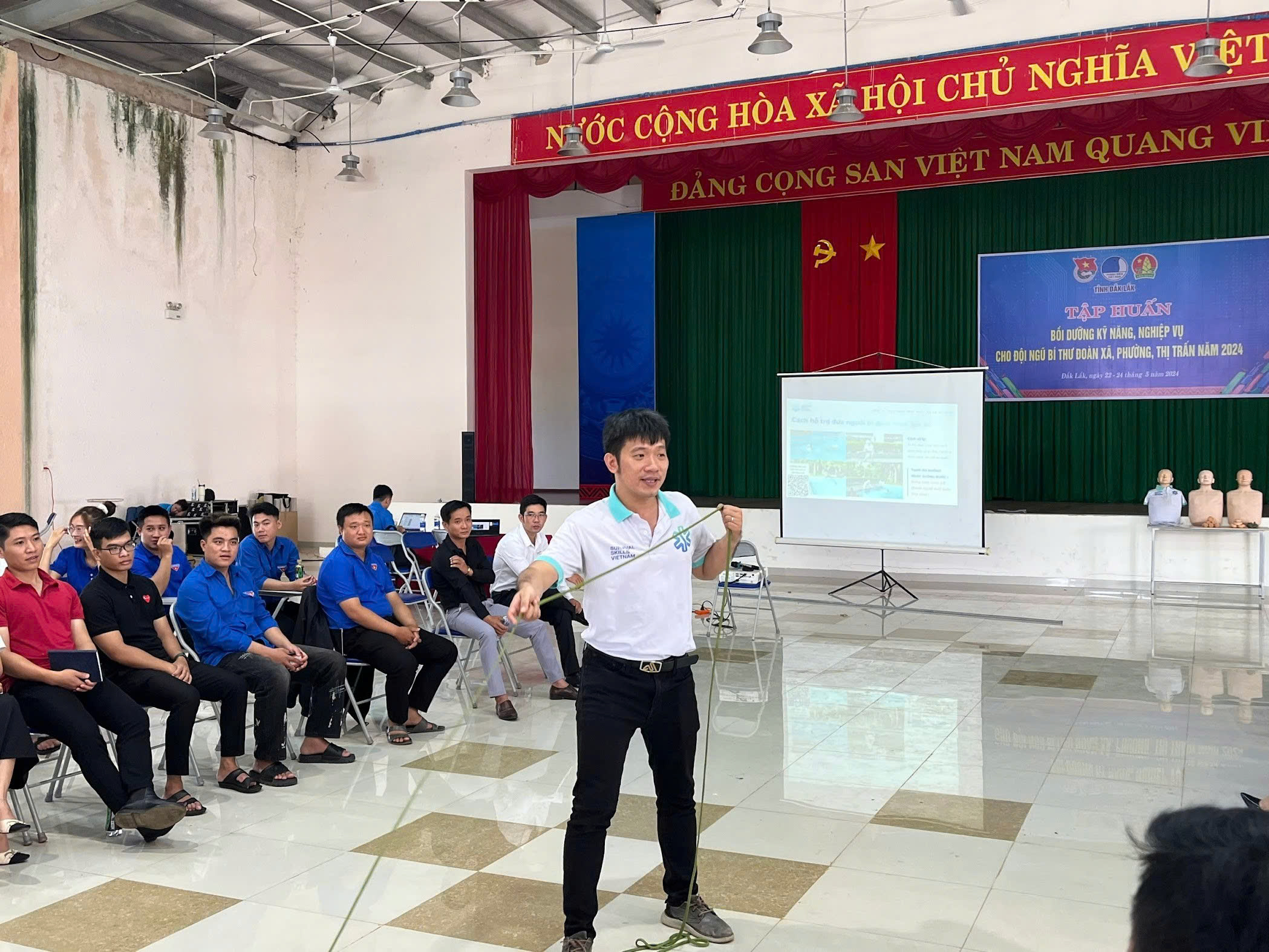 Cựu sinh vi&ecirc;n &Uacute;c khước từ trời T&acirc;y, d&agrave;nh cả thanh xu&acirc;n để&hellip; cứu người - Ảnh 3.