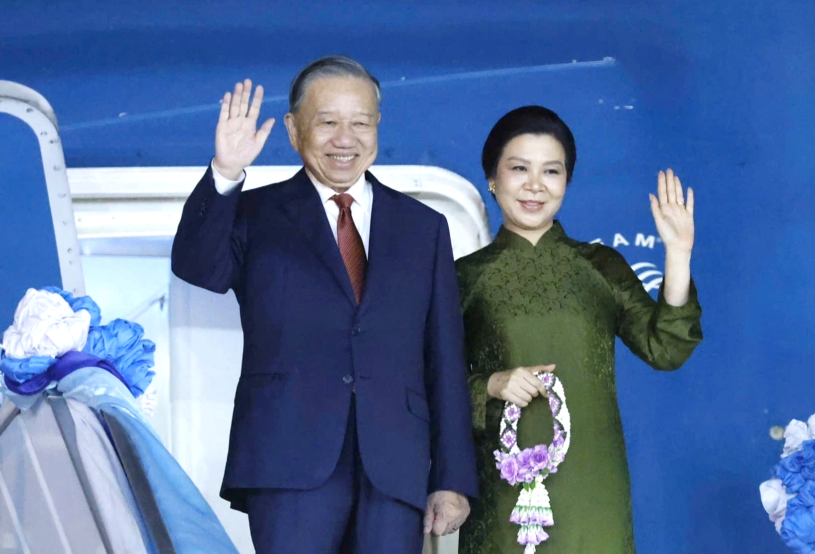 Thủ tướng Thái Lan tiễn Tổng Bí thư, Chủ tịch nước Tô Lâm tại sân bay- Ảnh 2. Thủ tướng Thái Lan tiễn Tổng Bí thư, Chủ tịch nước Tô Lâm tại sân bay- Ảnh 2.