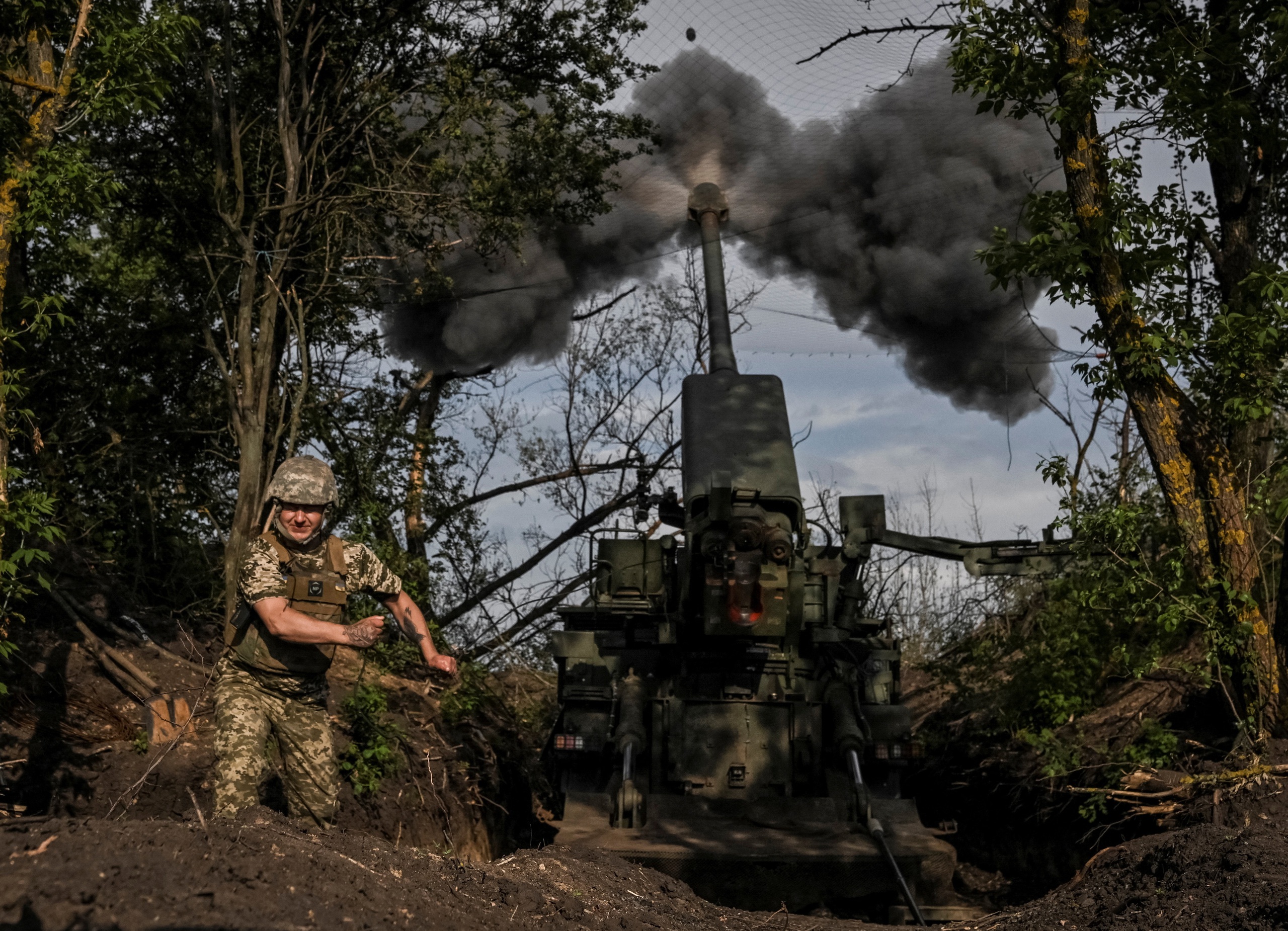 Chiến sự Ukraine ngày: Nga phóng tên lửa Kinzhal, một nước NATO tiếp sức cho Ukraine - Ảnh 1.