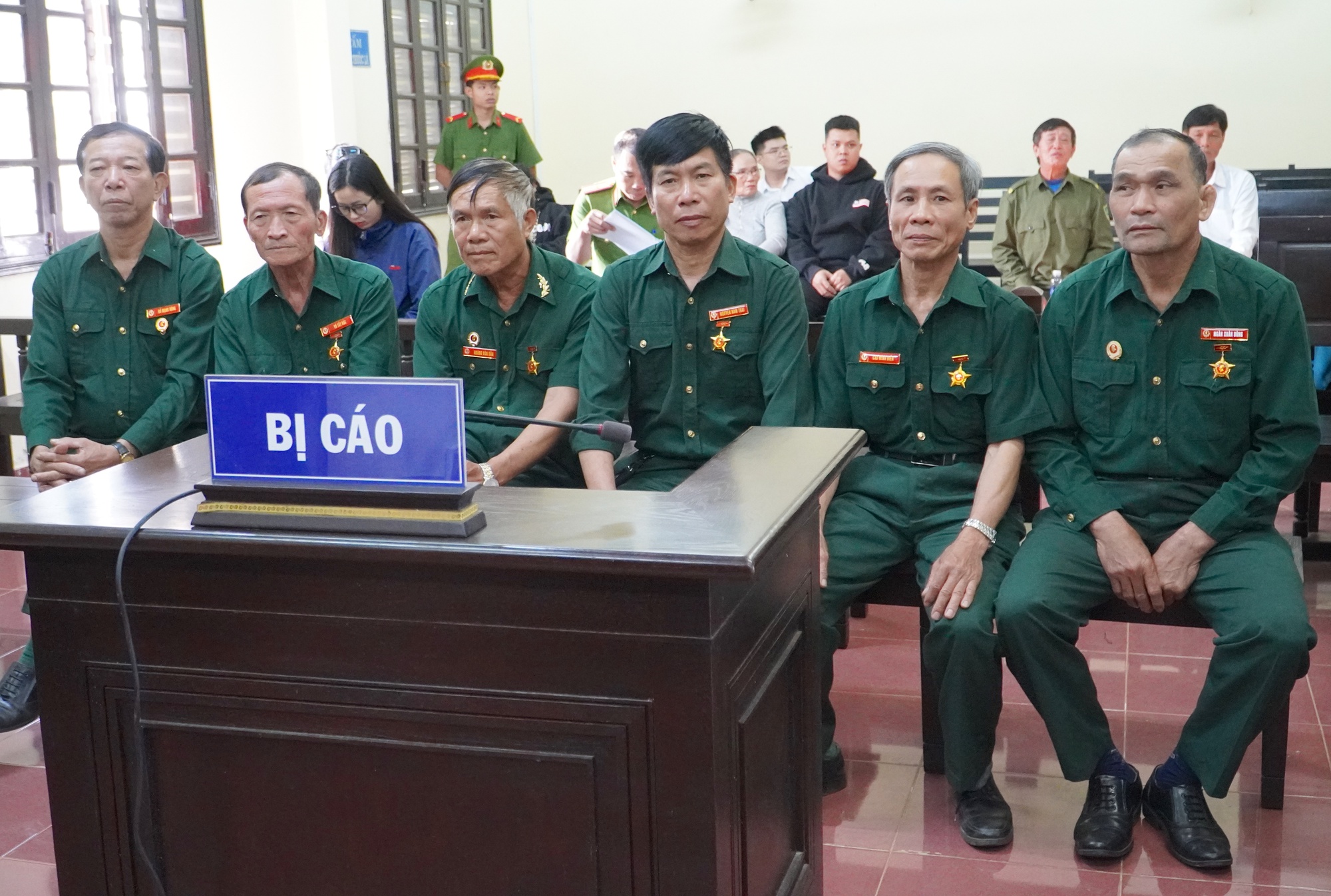 Vụ 6 cựu chiến binh kêu oan sau khi ra tù: Đề nghị đổi kiểm sát viên- Ảnh 1.