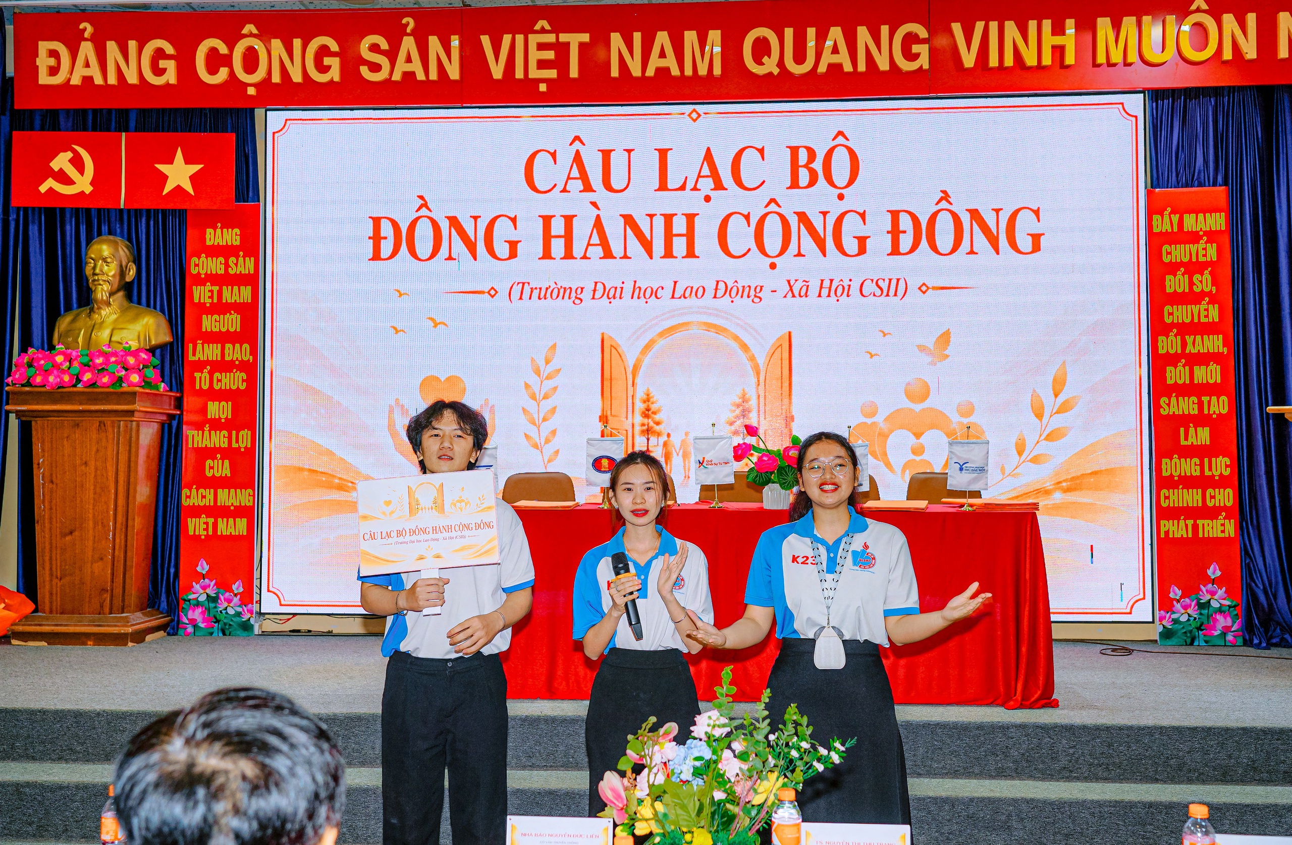 'Mới ra trường doanh nghiệp đòi 2 năm kinh nghiệm', làm sao để không trượt vòng CV? - Ảnh 2.