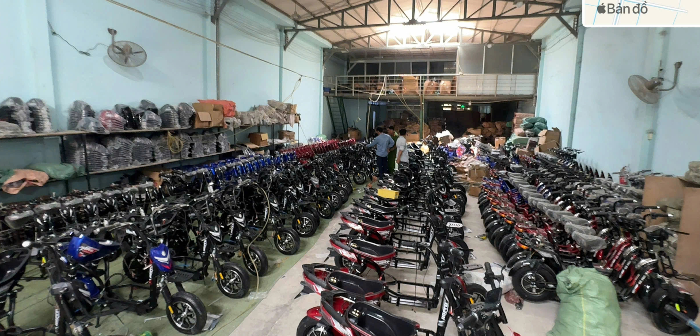 Công an TP.HCM triệt phá xưởng xe điện lậu và tái chế pin cũ - Ảnh 1.