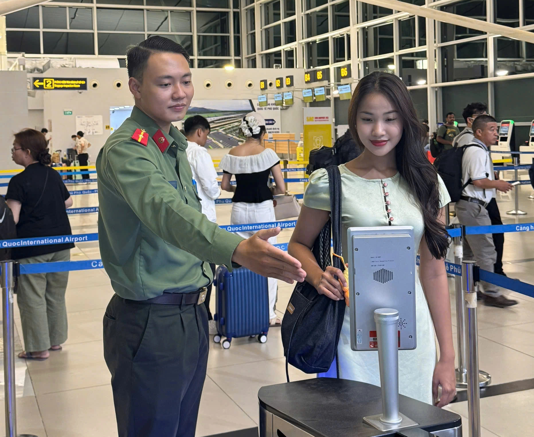 Cửa khẩu Cảng HKQT Phú Quốc: Ứng dụng chuyển đổi số, sẵn sàng cho vị thế mới - Ảnh 4.