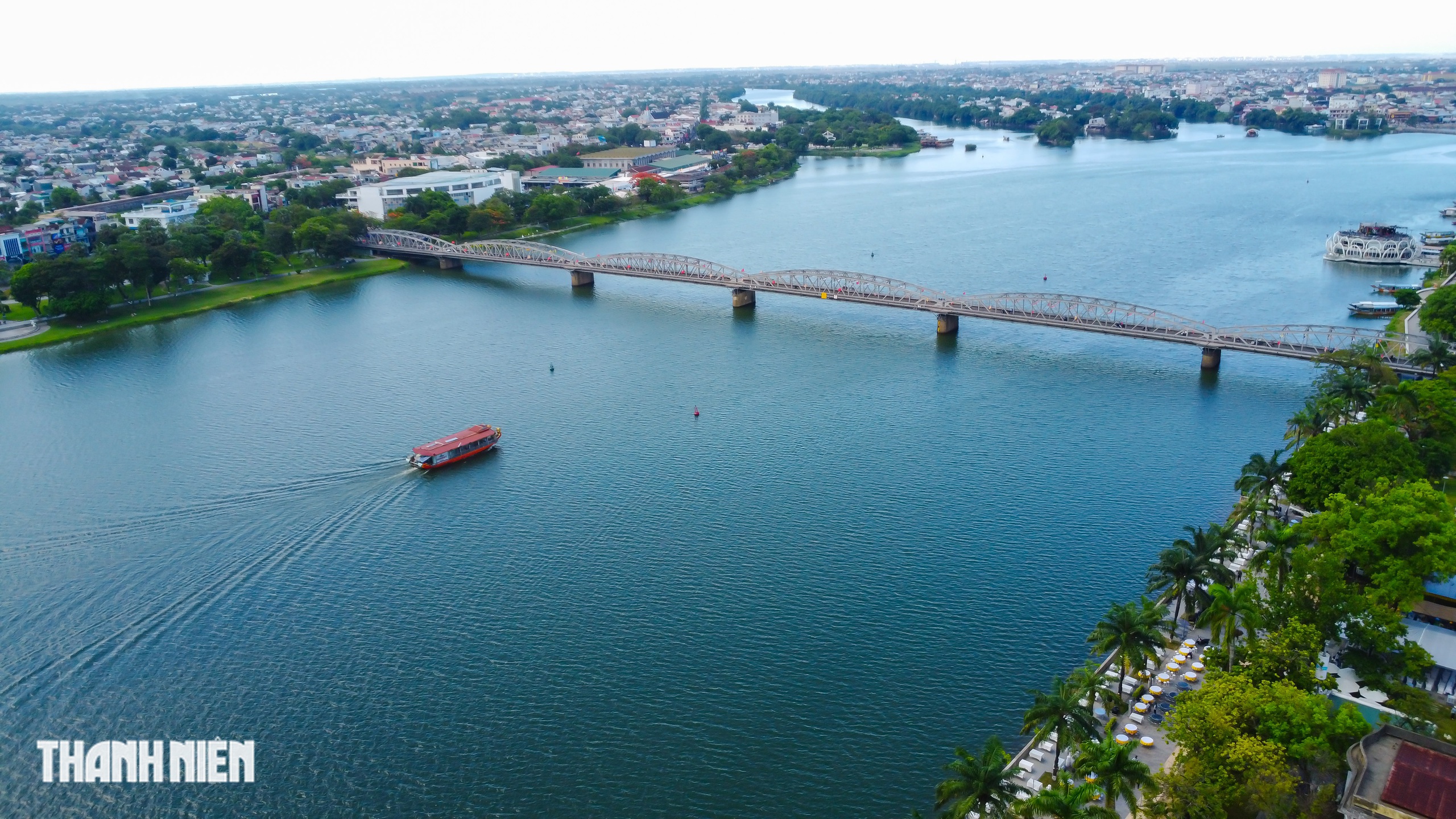 Cầu Trường Tiền sẽ sửa chữa trong 150 ngày, phương tiện lưu thông như thế nào? - Ảnh 1.