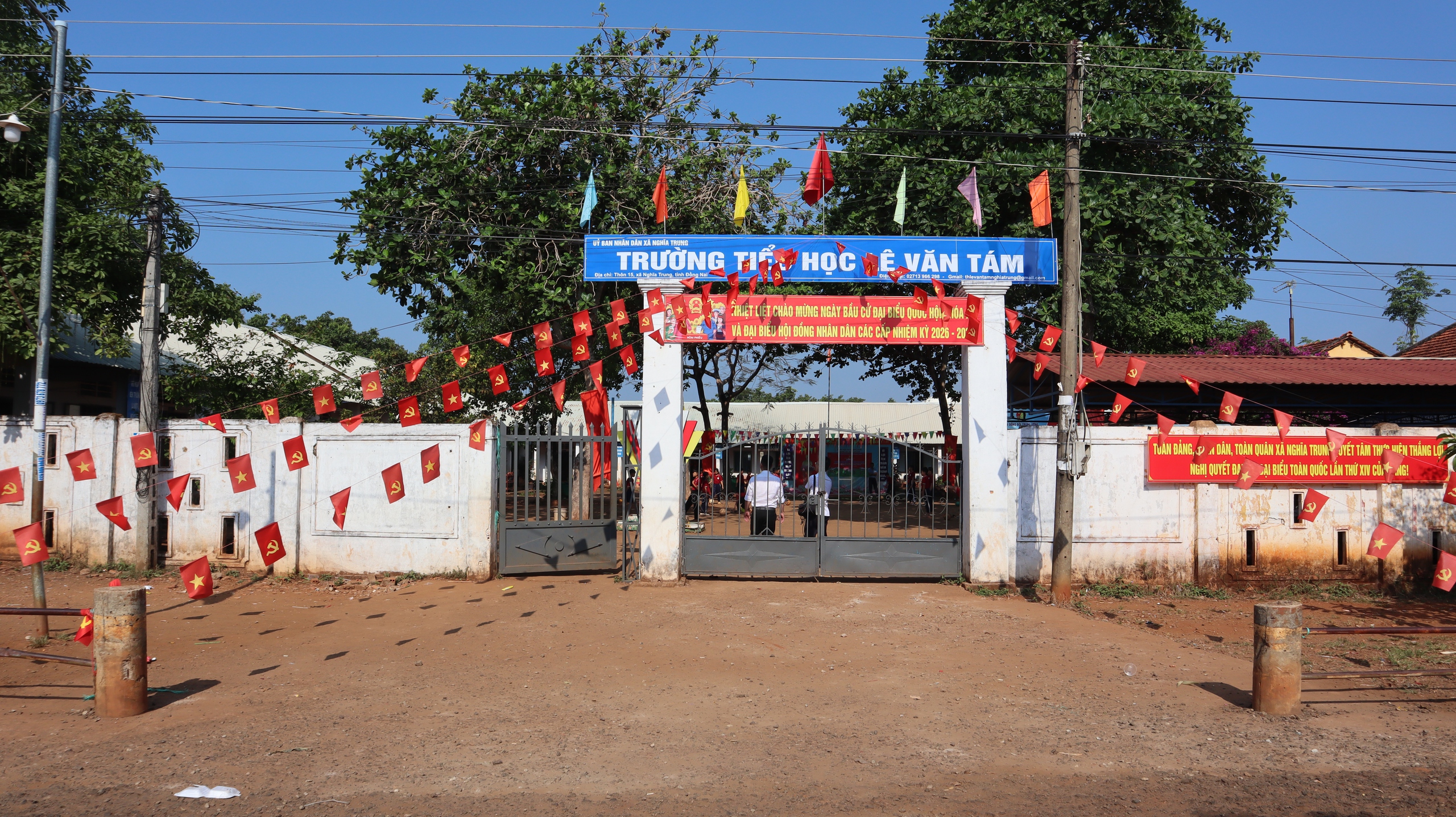 Bố trí 11,5 vốnsửa chữa, cải tạo trường học 'kêu cứu' trong vùng quy hoạch bô xít - Ảnh 9.