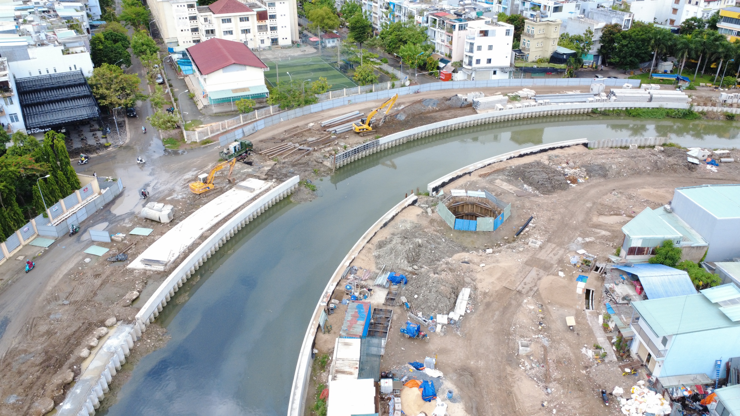 Người dân sống cạnh công trường rạch Xuyên Tâm nói gì sau nhiều tháng thi công? - Ảnh 2.