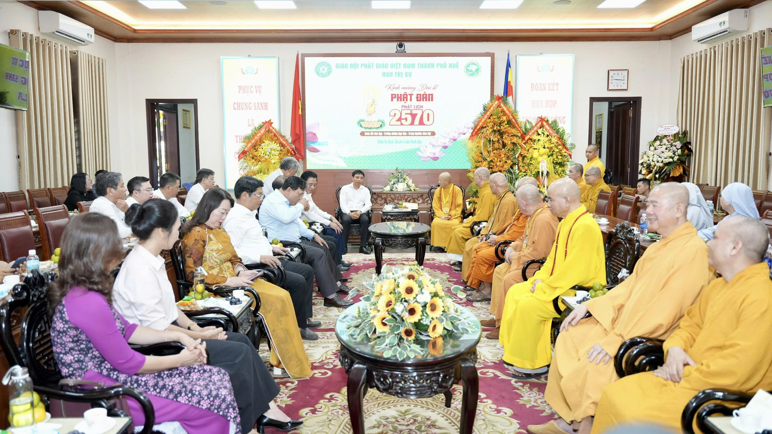 Đại lễ Phật đản là dịp tôn vinh những giá trị đạo đức, văn hóa tốt đẹp - Ảnh 2.