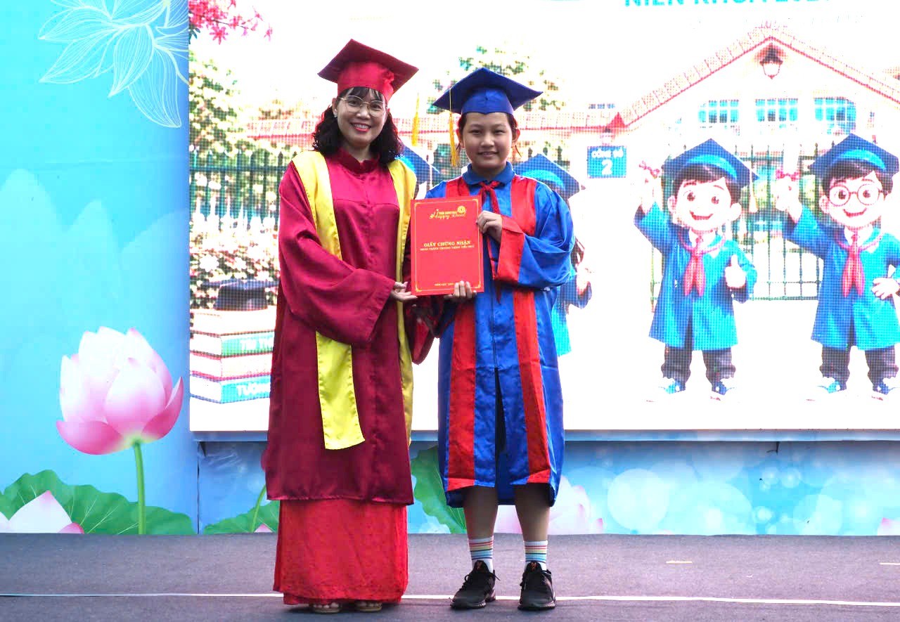 Lứa học sinh vào lớp 1 đúng đại dịch Covid-19 nay đã hoàn thành tiểu học - Ảnh 7.