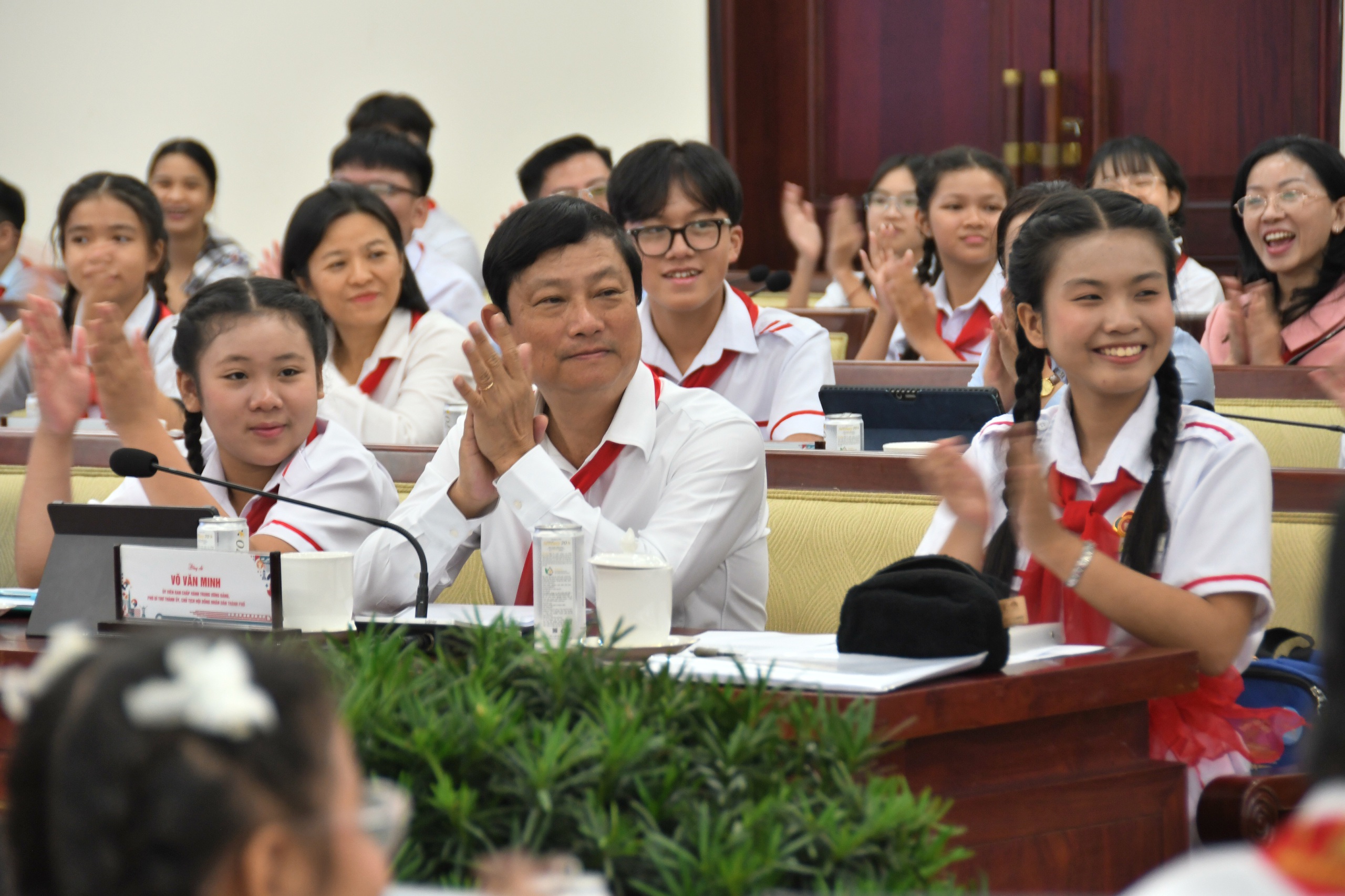 Thực phẩm bẩn nhức nhối khiến trẻ em phải kiến nghị với lãnh đạo thành phố - Ảnh 3.
