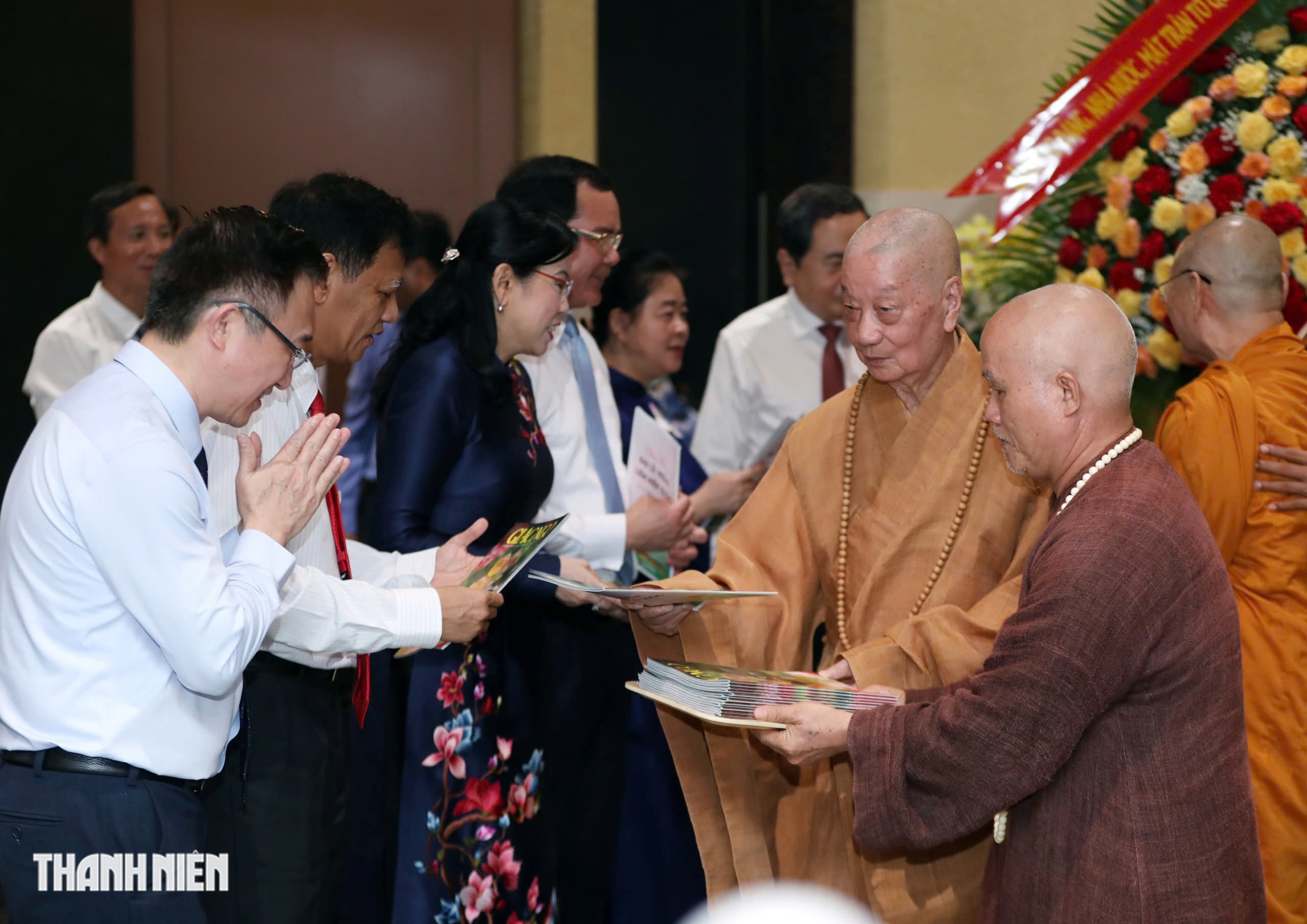 Chủ tịch Quốc hội Trần Thanh Mẫn thăm Đức Pháp chủ Giáo hội Phật giáo Việt Nam- Ảnh 8. Chủ tịch Quốc hội Trần Thanh Mẫn thăm Đức Pháp chủ Giáo hội Phật giáo Việt Nam- Ảnh 8.