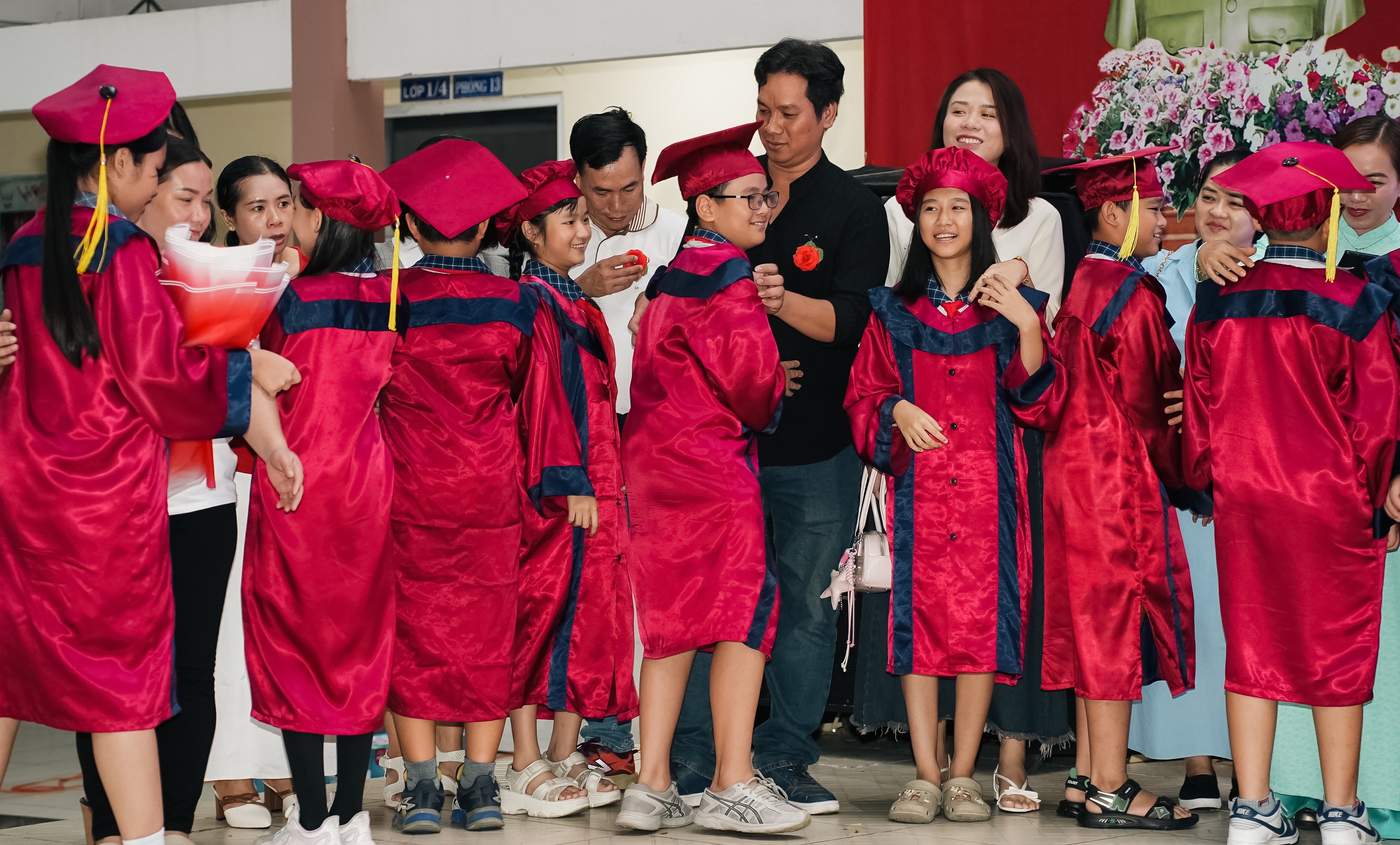 Lứa học sinh vào lớp 1 đúng đại dịch Covid-19 nay đã hoàn thành tiểu học - Ảnh 2.
