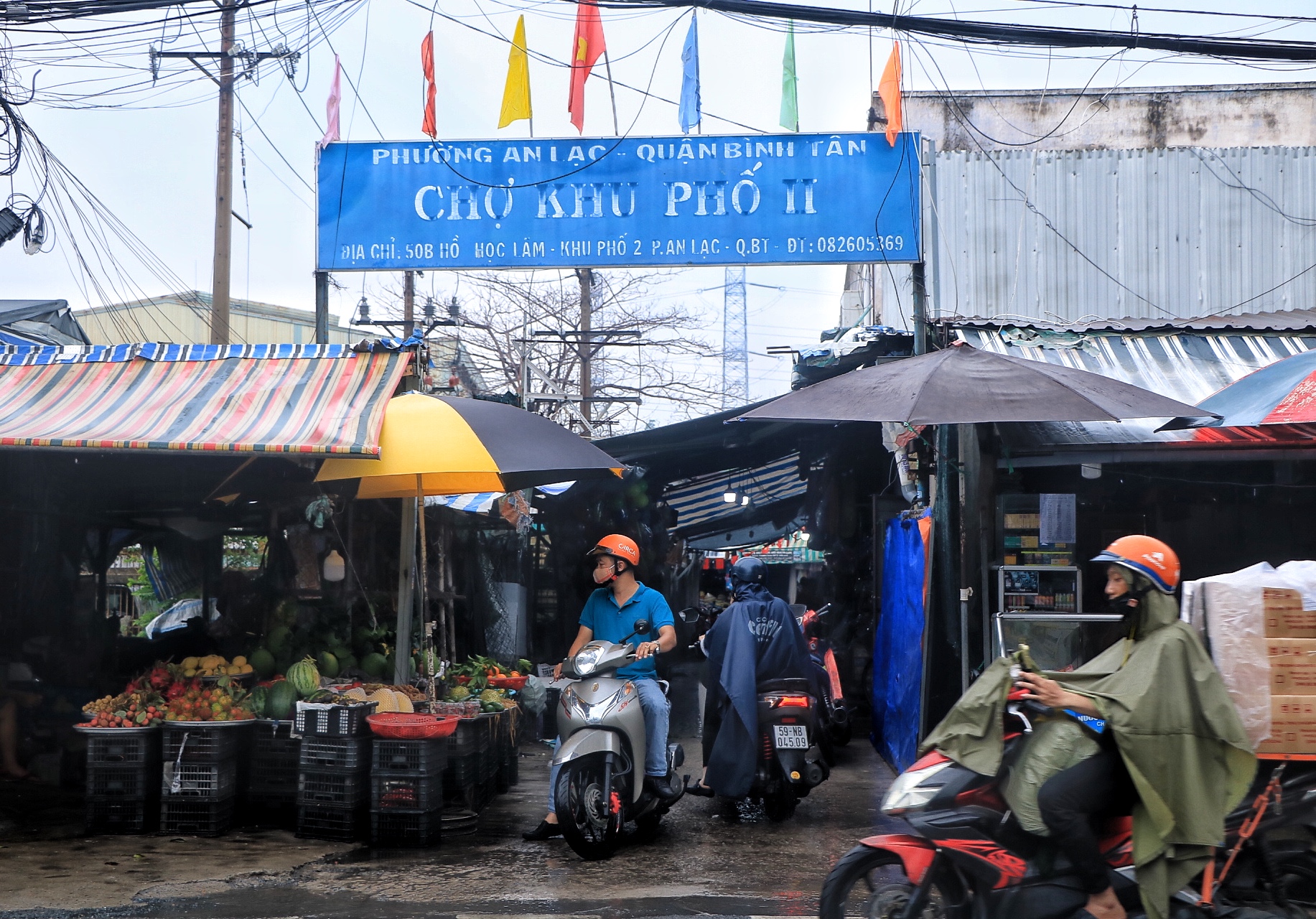Rốn ngập ở TP.HCM 'thay da đổi thịt': Người dân 'quá vui' vì thoát cảnh lội nước - Ảnh 13.